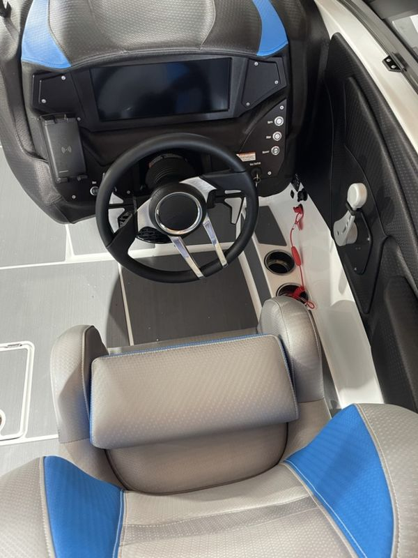 2021 Centurion Vi24 - Image 47