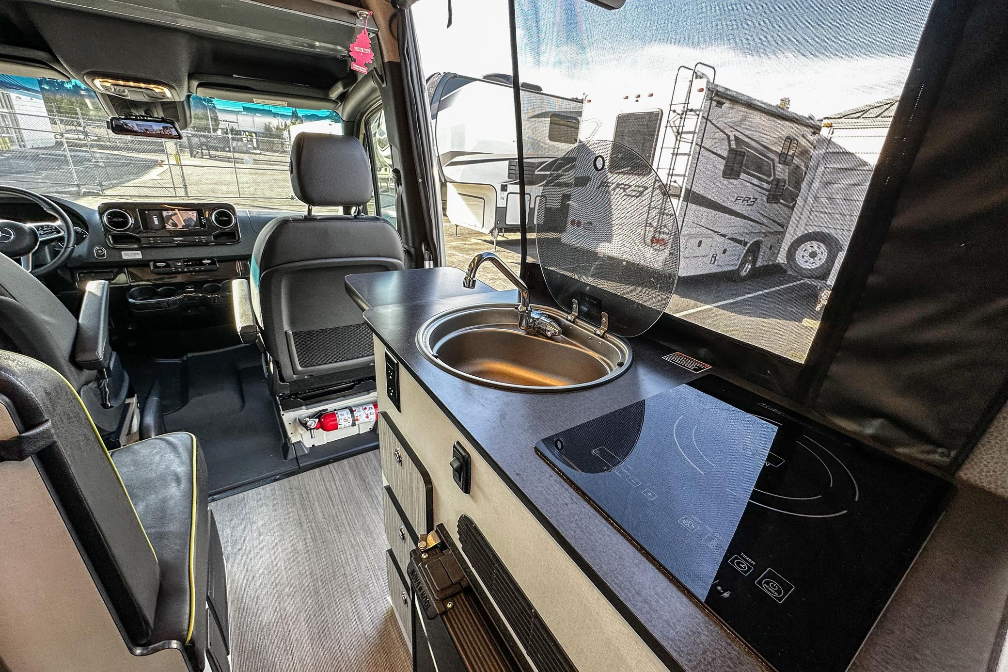 2020 Winnebago Revel 4x4 - Image 36