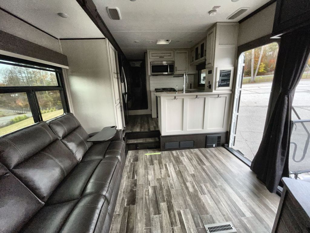 2021 Jayco Seismic 4113 - Image 18
