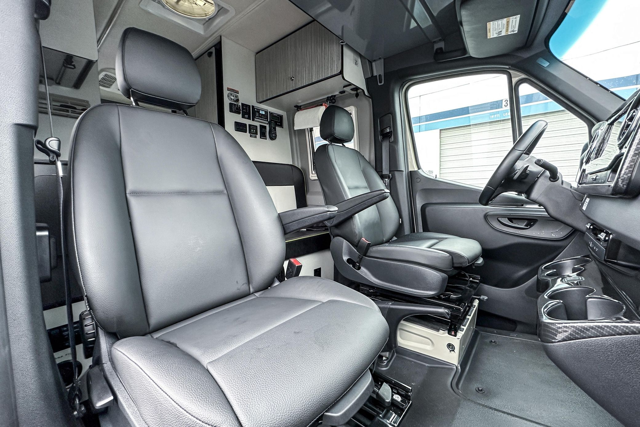 2020 Winnebago Revel 4x4 - Image 37