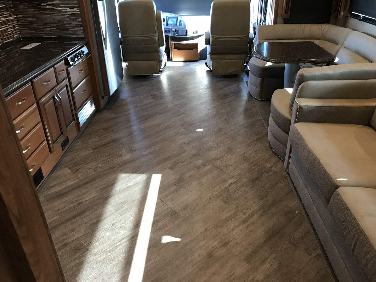 2017 Fleetwood Pace Arrow LXE 38B - Image 58