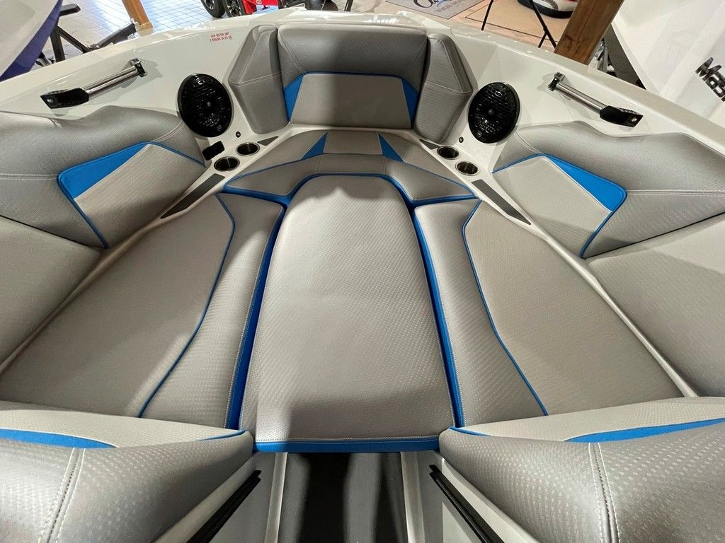 2021 Centurion Vi24 - Image 50