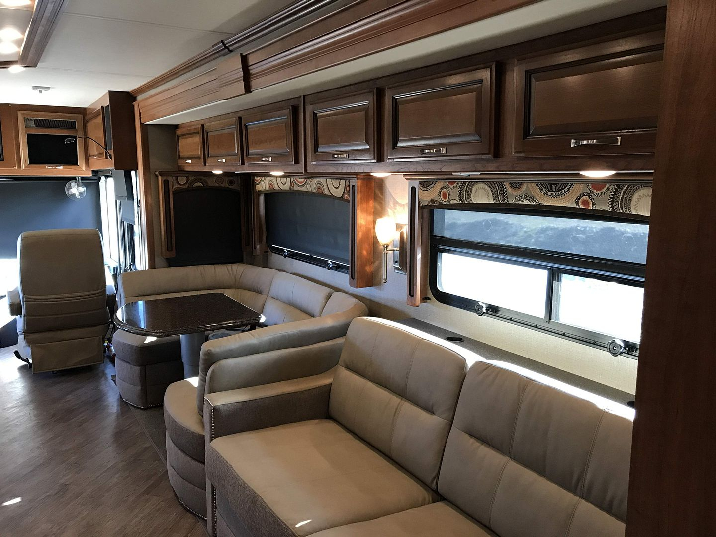 2017 Fleetwood Pace Arrow LXE 38B - Image 61