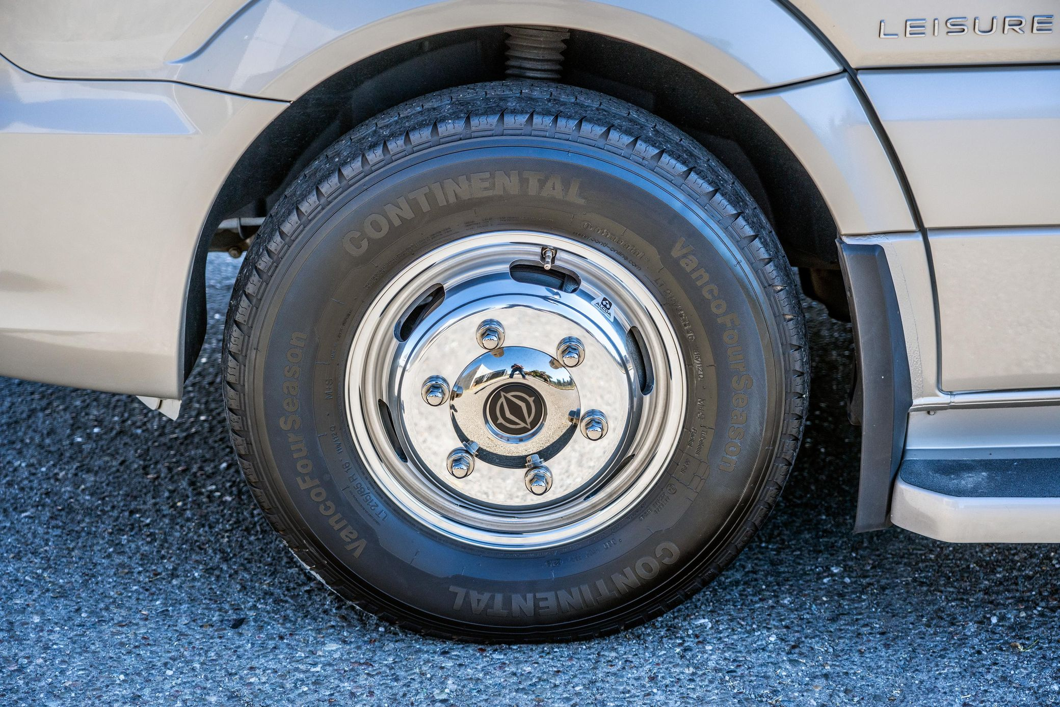 2019 Leisure Travel Serenity S24 CB - Image 57