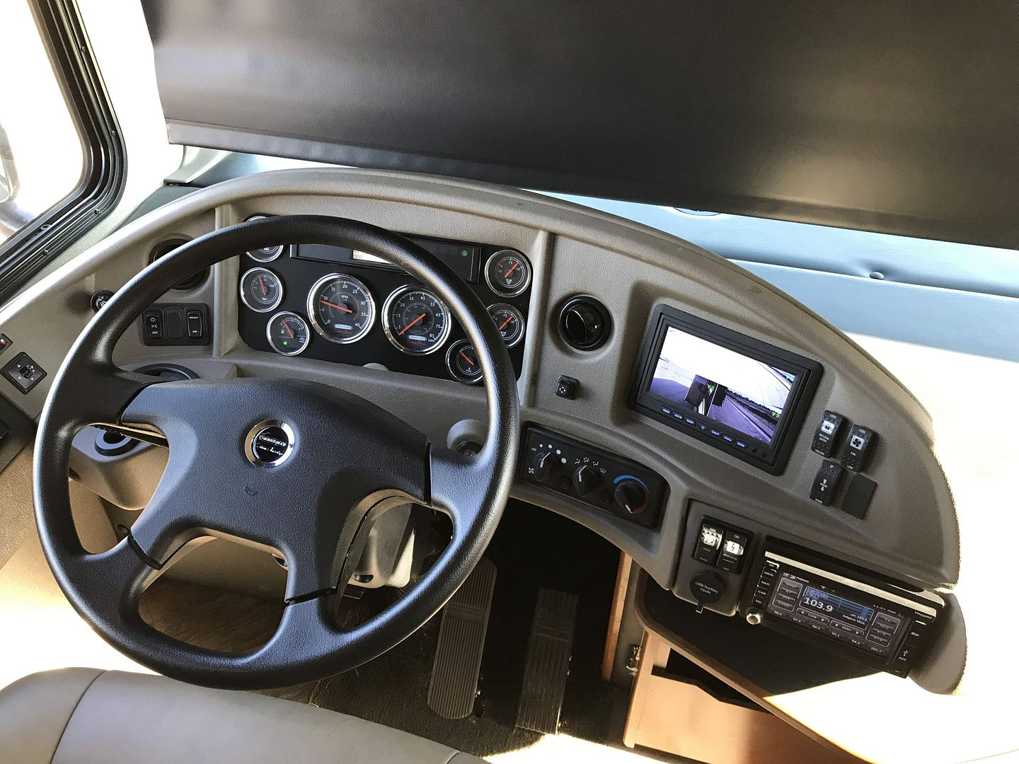 2017 Fleetwood Pace Arrow LXE 38B - Image 65