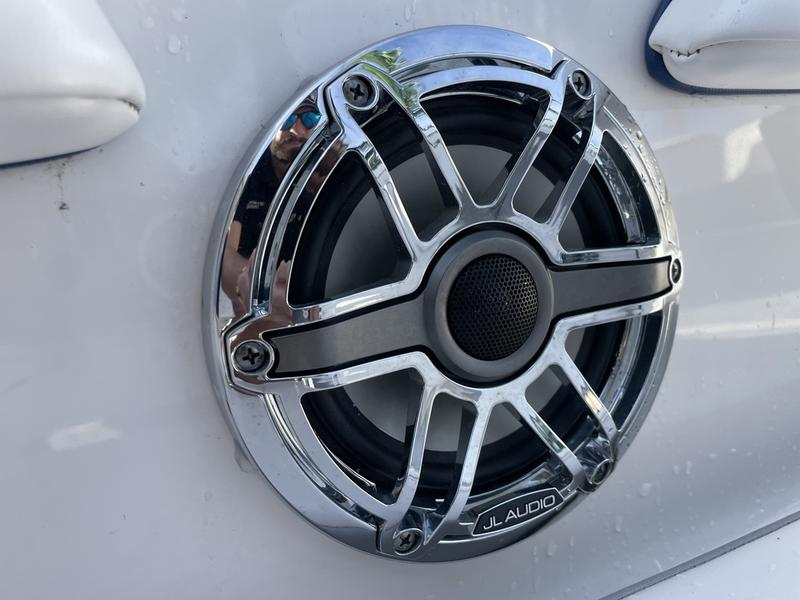 2021 Chaparral 23 Surf - Image 46