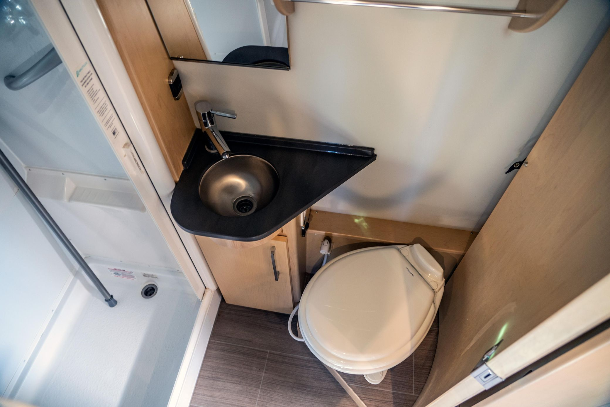 2019 Leisure Travel Serenity S24 CB - Image 60