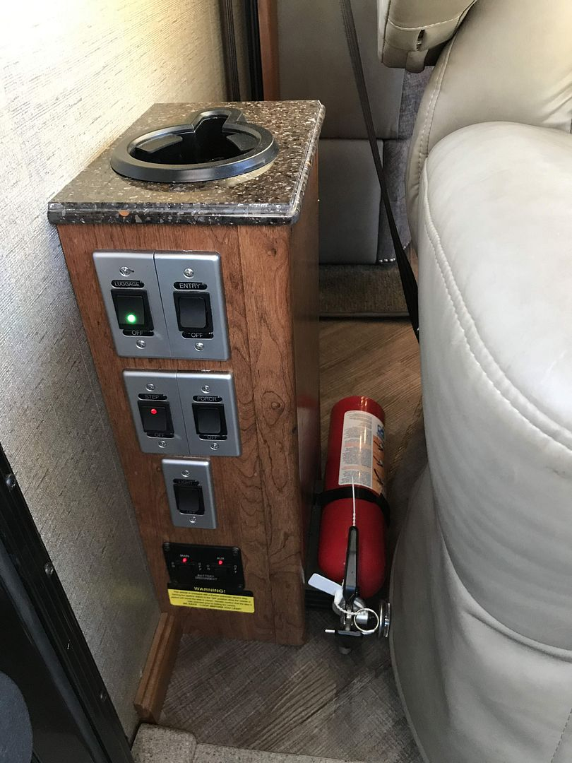 2017 Fleetwood Pace Arrow LXE 38B - Image 68