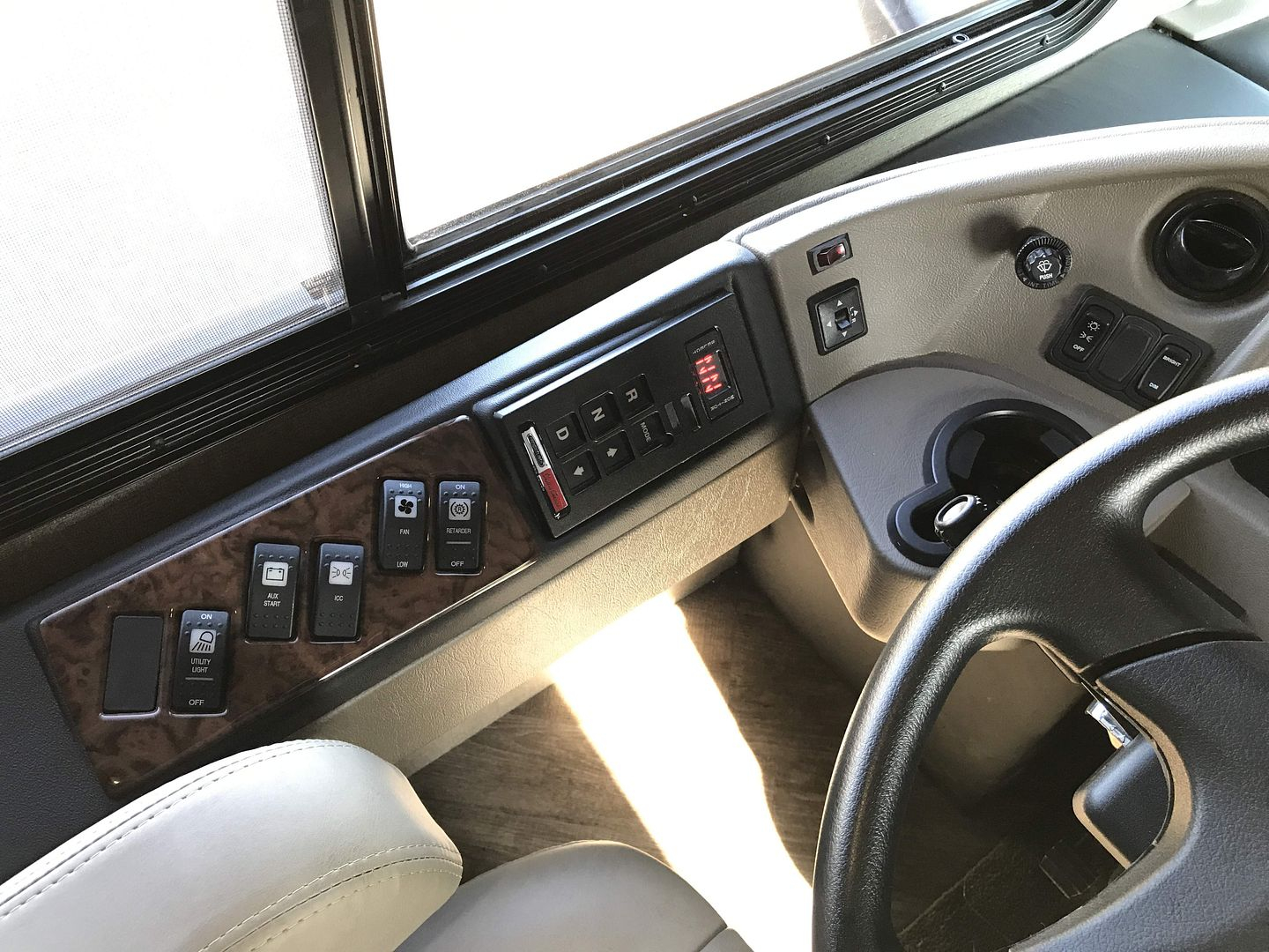 2017 Fleetwood Pace Arrow LXE 38B - Image 69