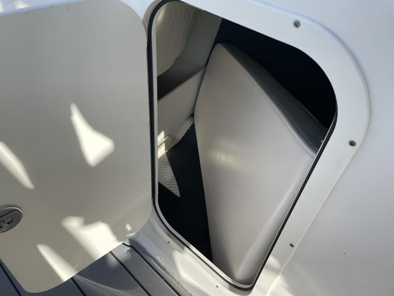 2021 Chaparral 23 Surf - Image 52