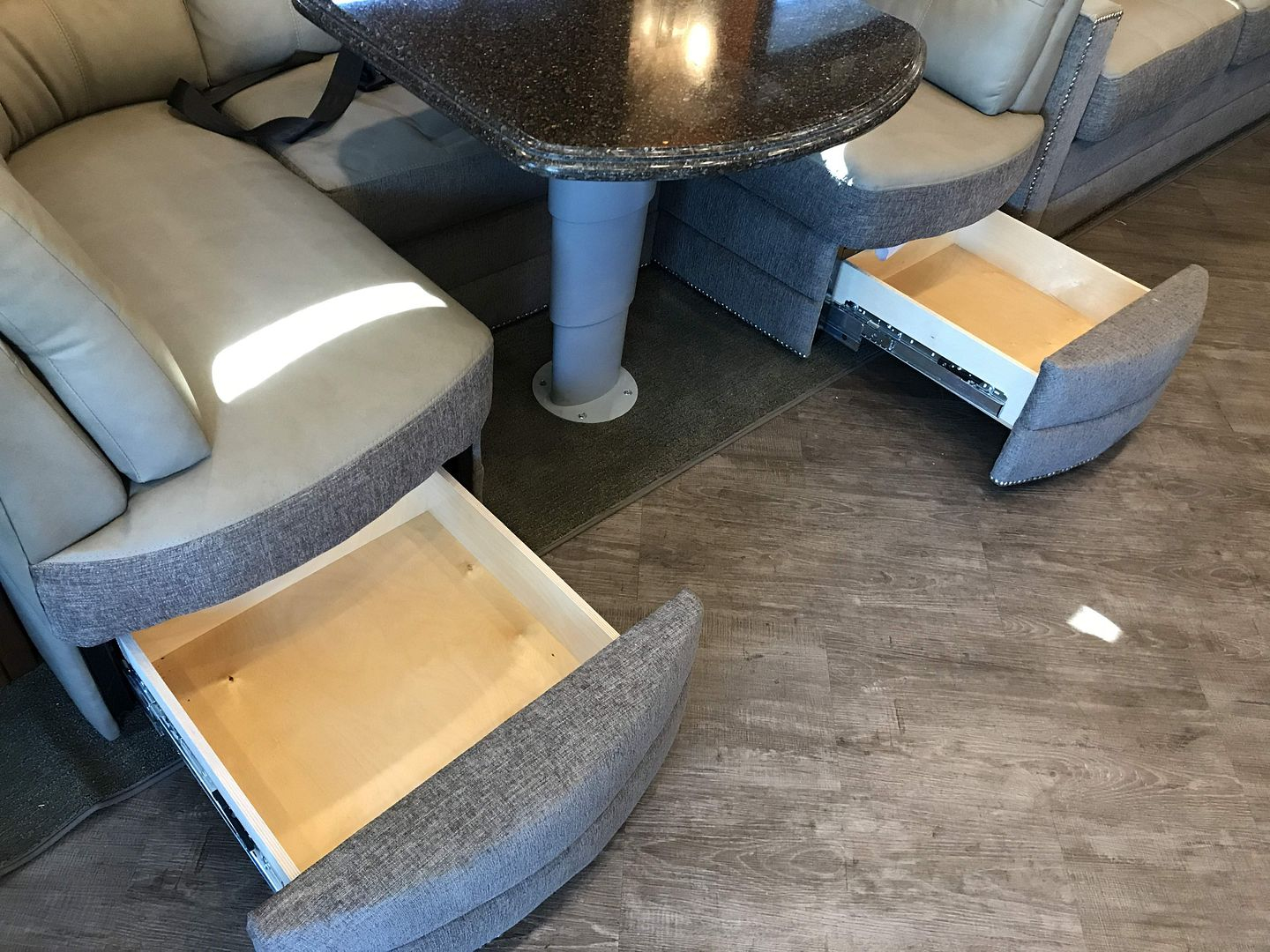 2017 Fleetwood Pace Arrow LXE 38B - Image 75