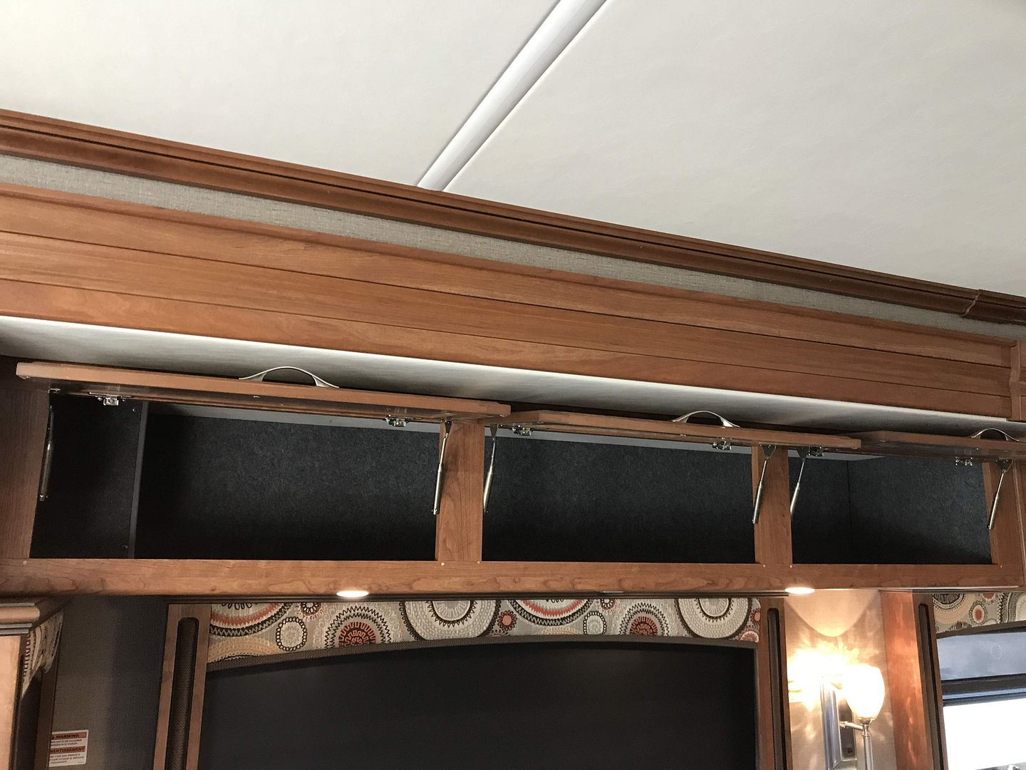 2017 Fleetwood Pace Arrow LXE 38B - Image 78