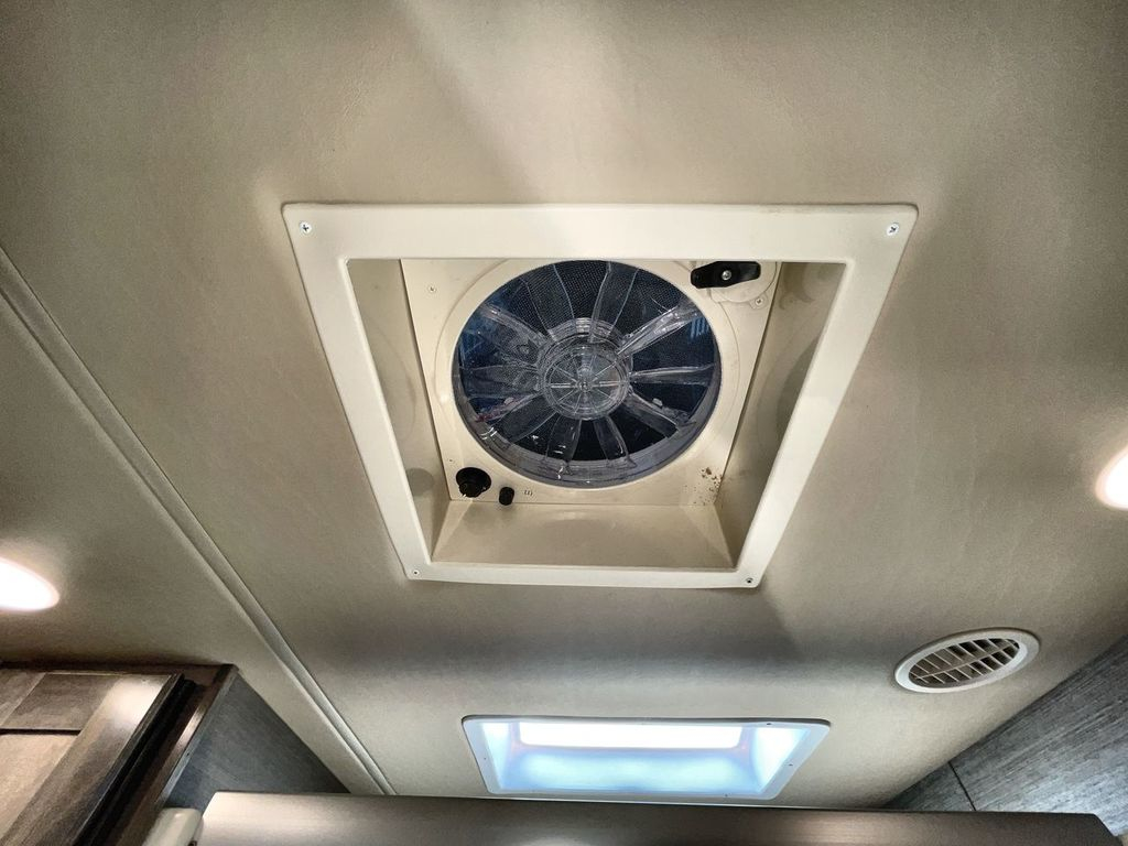 2022 Vanleigh Vilano 385RD - Image 10