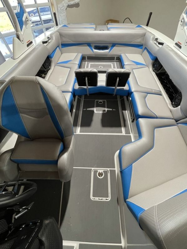 2021 Centurion Vi24 - Image 5