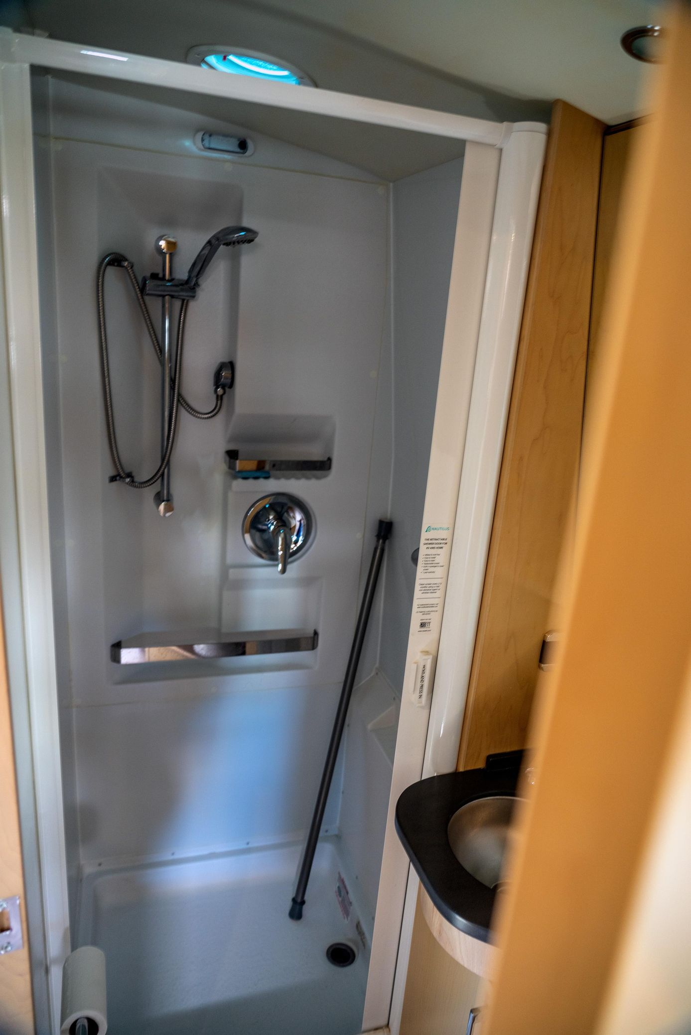 2019 Leisure Travel Serenity S24 CB - Image 74