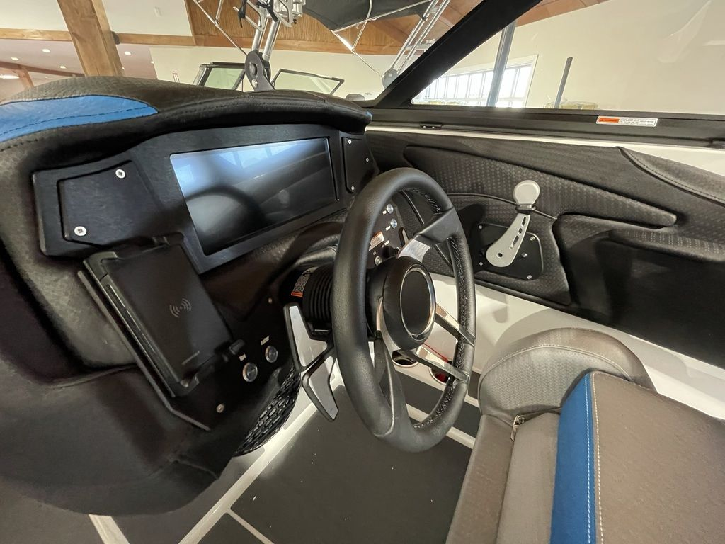 2021 Centurion Vi24 - Image 6