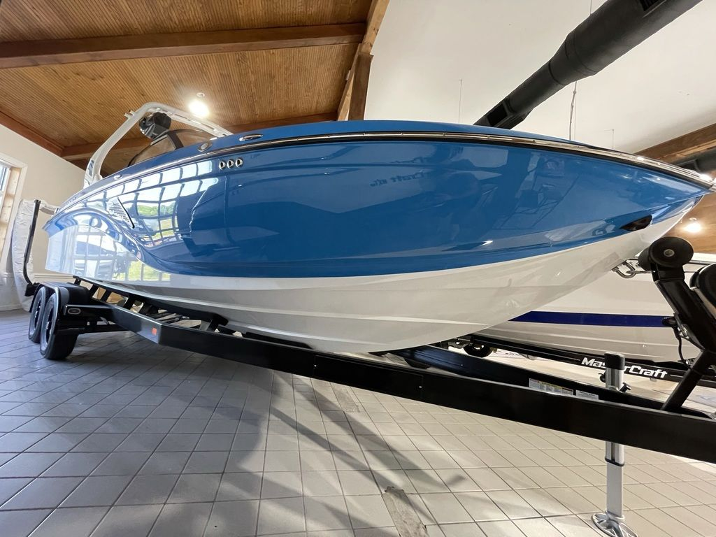 2021 Centurion Vi24 - Image 2