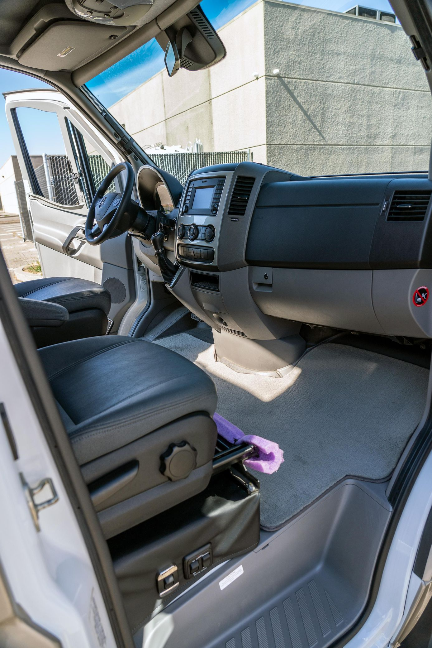 2019 Leisure Travel Serenity S24 CB - Image 8