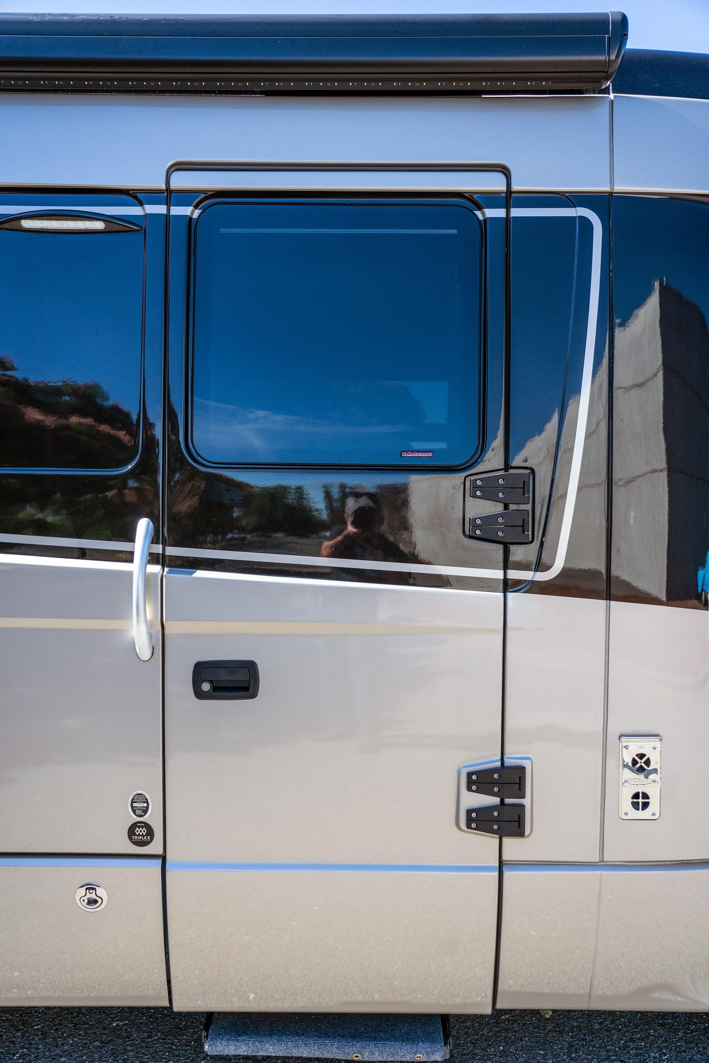 2019 Leisure Travel Serenity S24 CB - Image 10