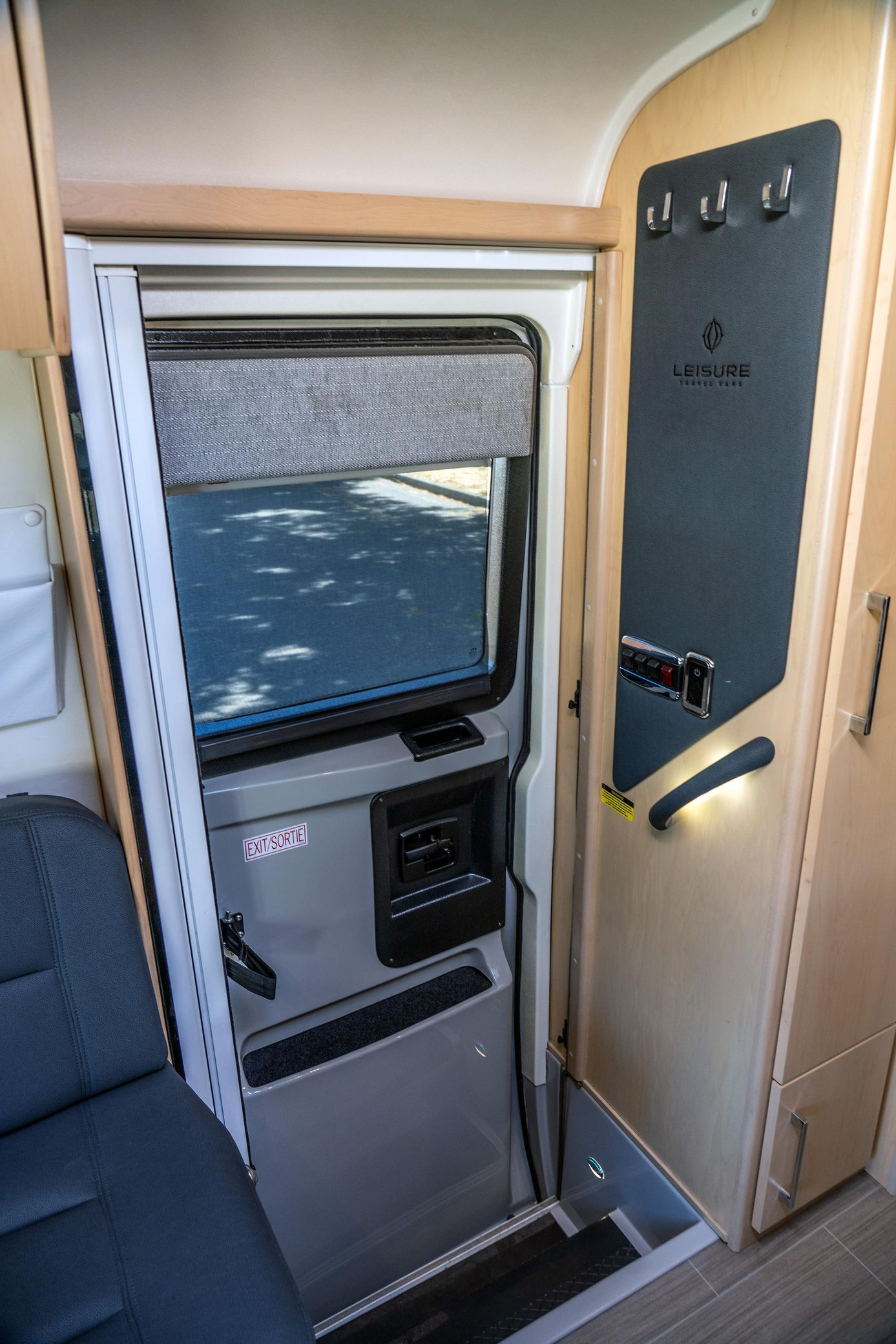 2019 Leisure Travel Serenity S24 CB - Image 12