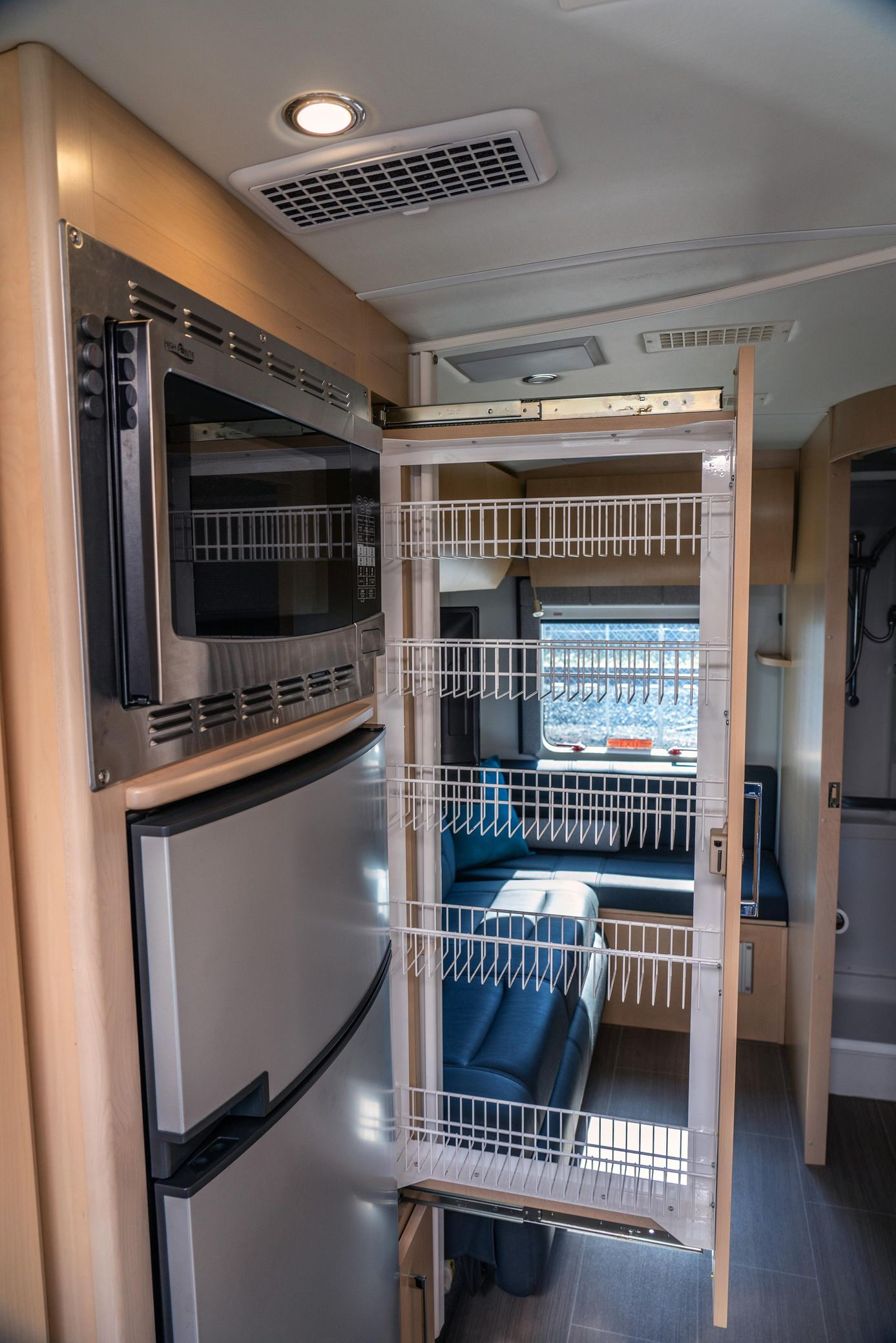 2019 Leisure Travel Serenity S24 CB - Image 13