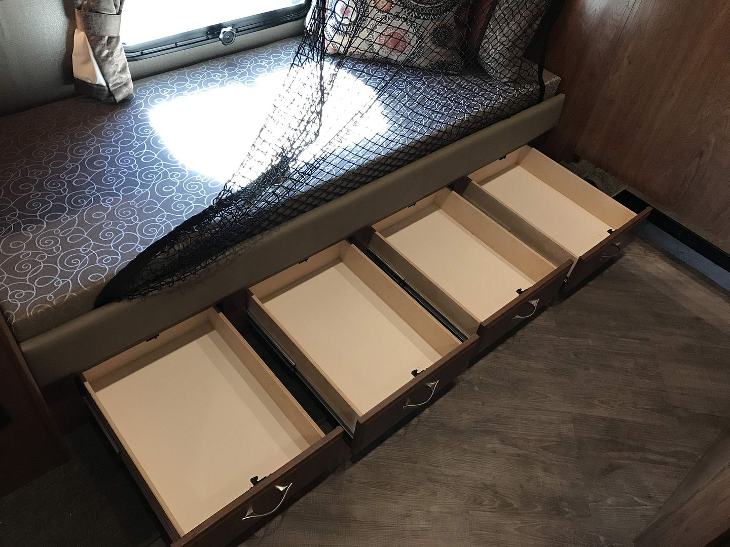 2017 Fleetwood Pace Arrow LXE 38B - Image 8