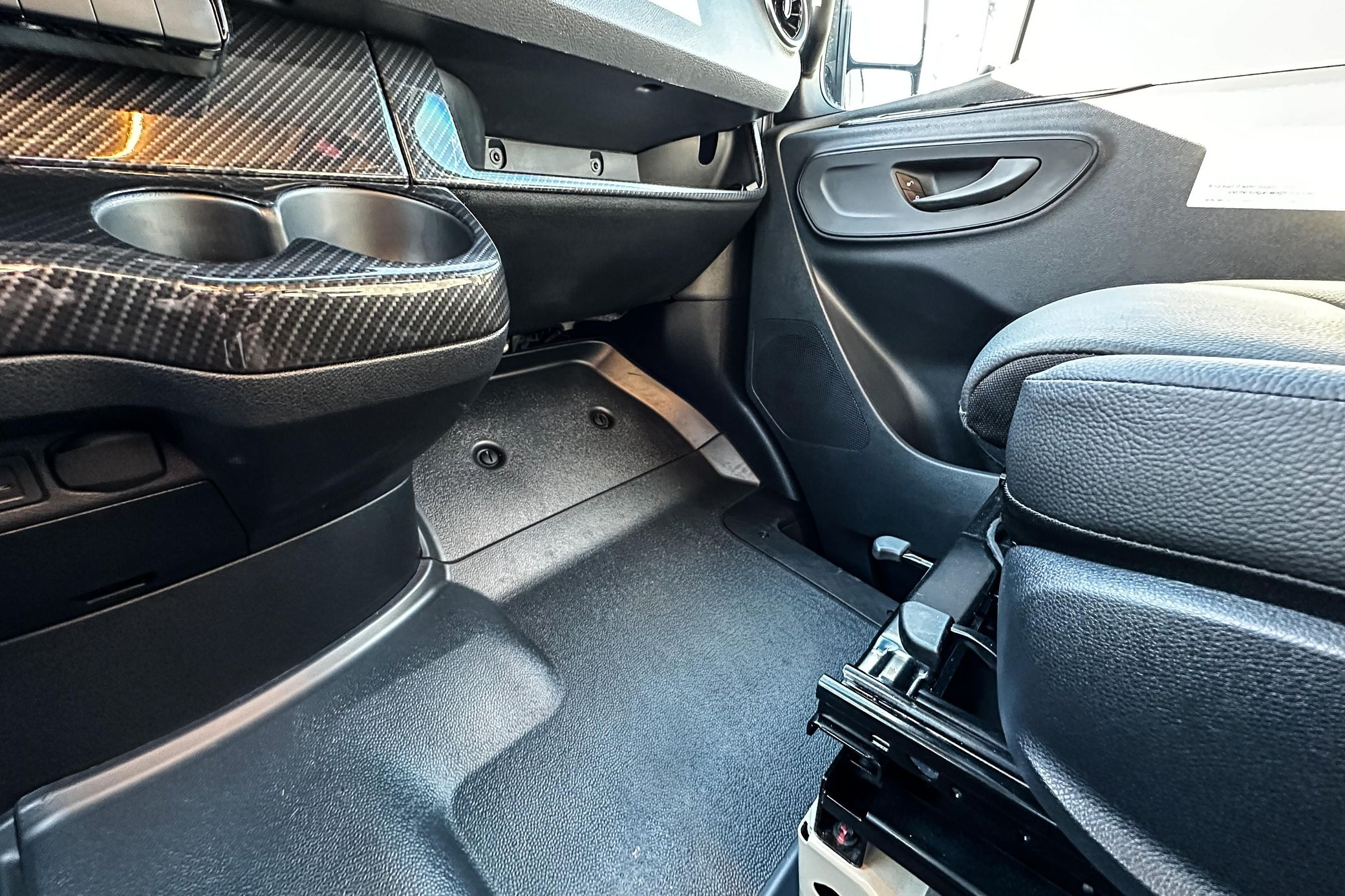 2020 Winnebago Revel 4x4 - Image 73