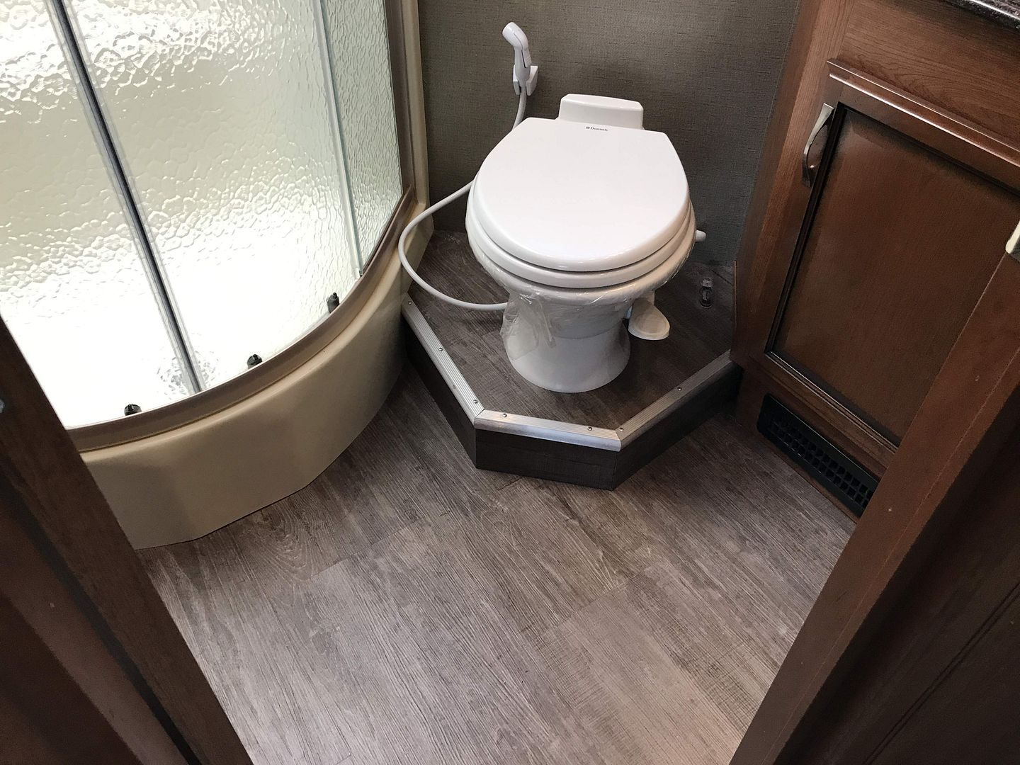 2017 Fleetwood Pace Arrow LXE 38B - Image 10