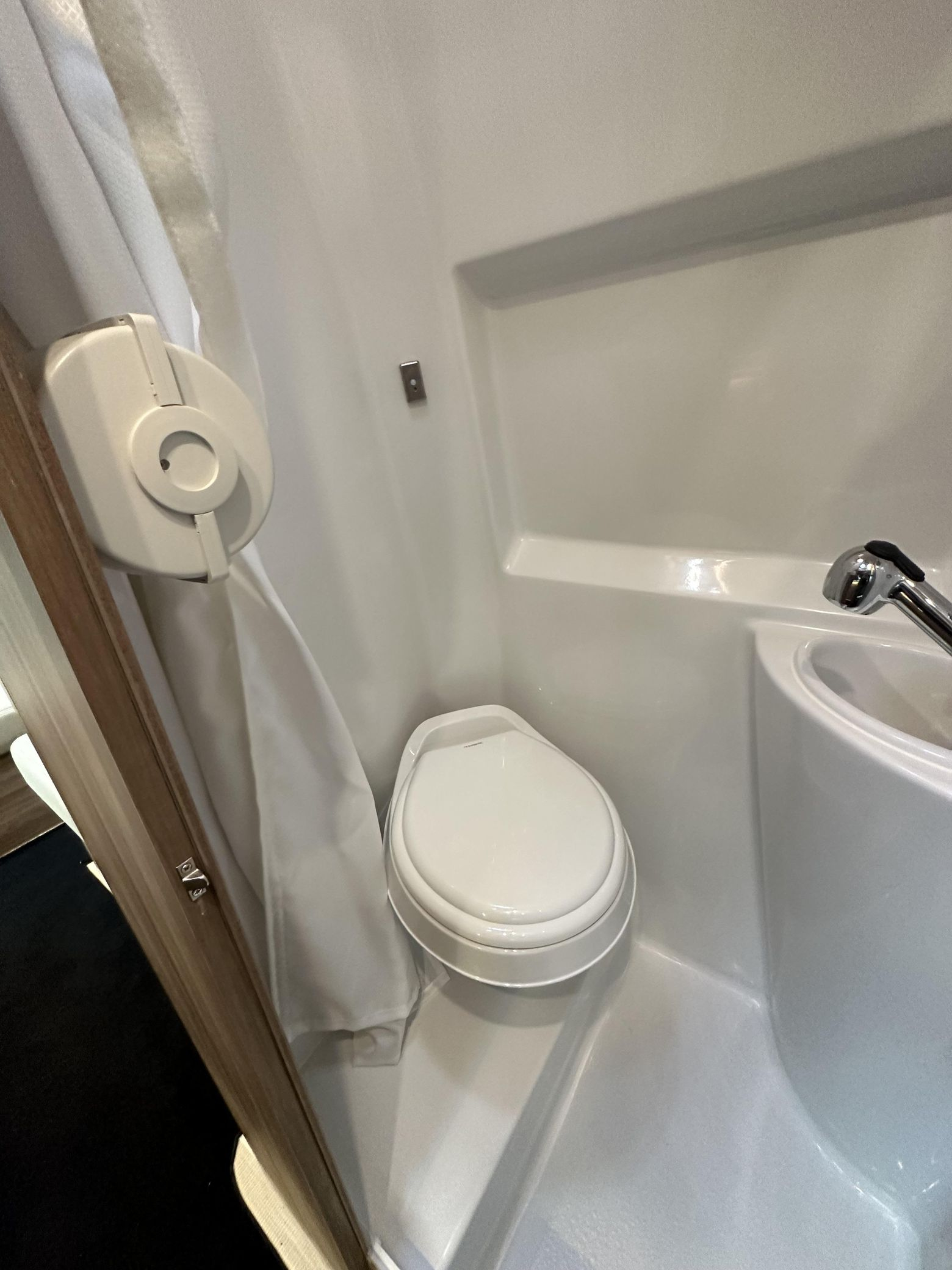 2020 Airstream Interstate 19 Tommy Bahama Edition 4x4 - Image 95