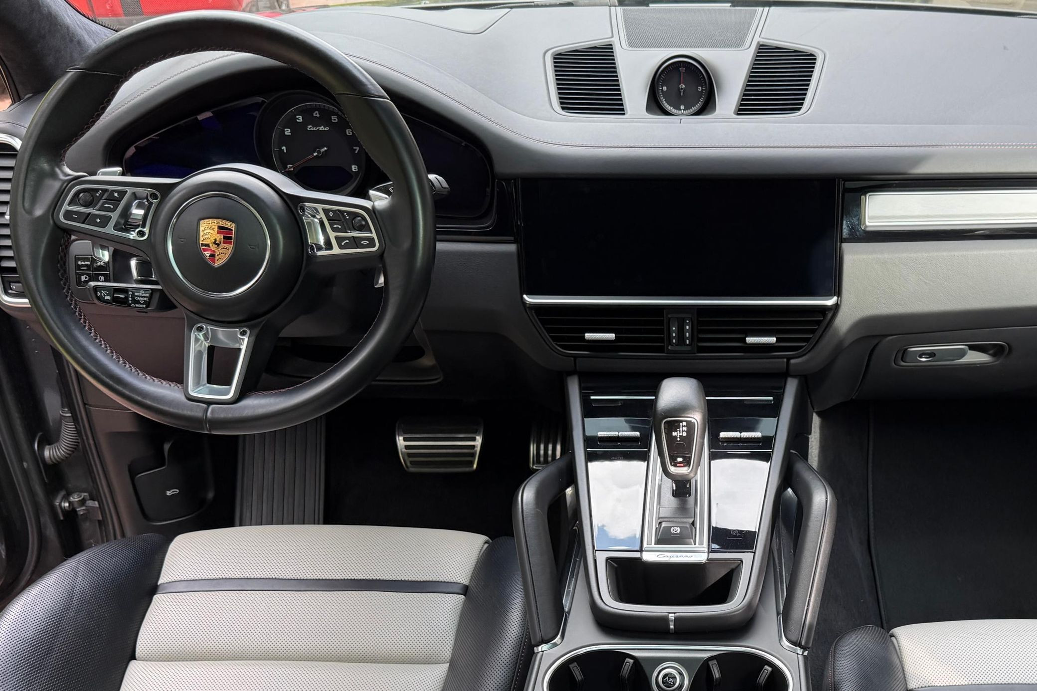 2019 Porsche Cayenne Turbo - Image 13