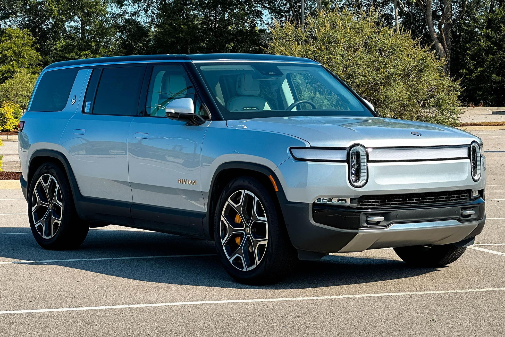 2023 Rivian R1S Adventure Edition - Image 16