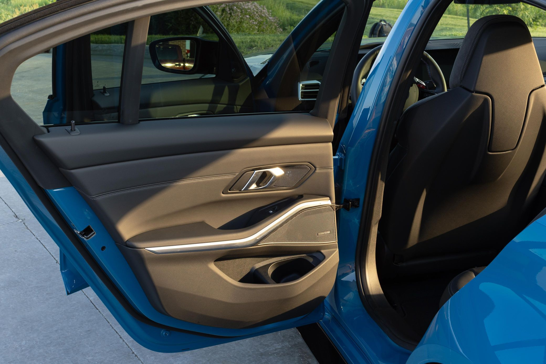 2025 BMW M3 Competition - Image 11