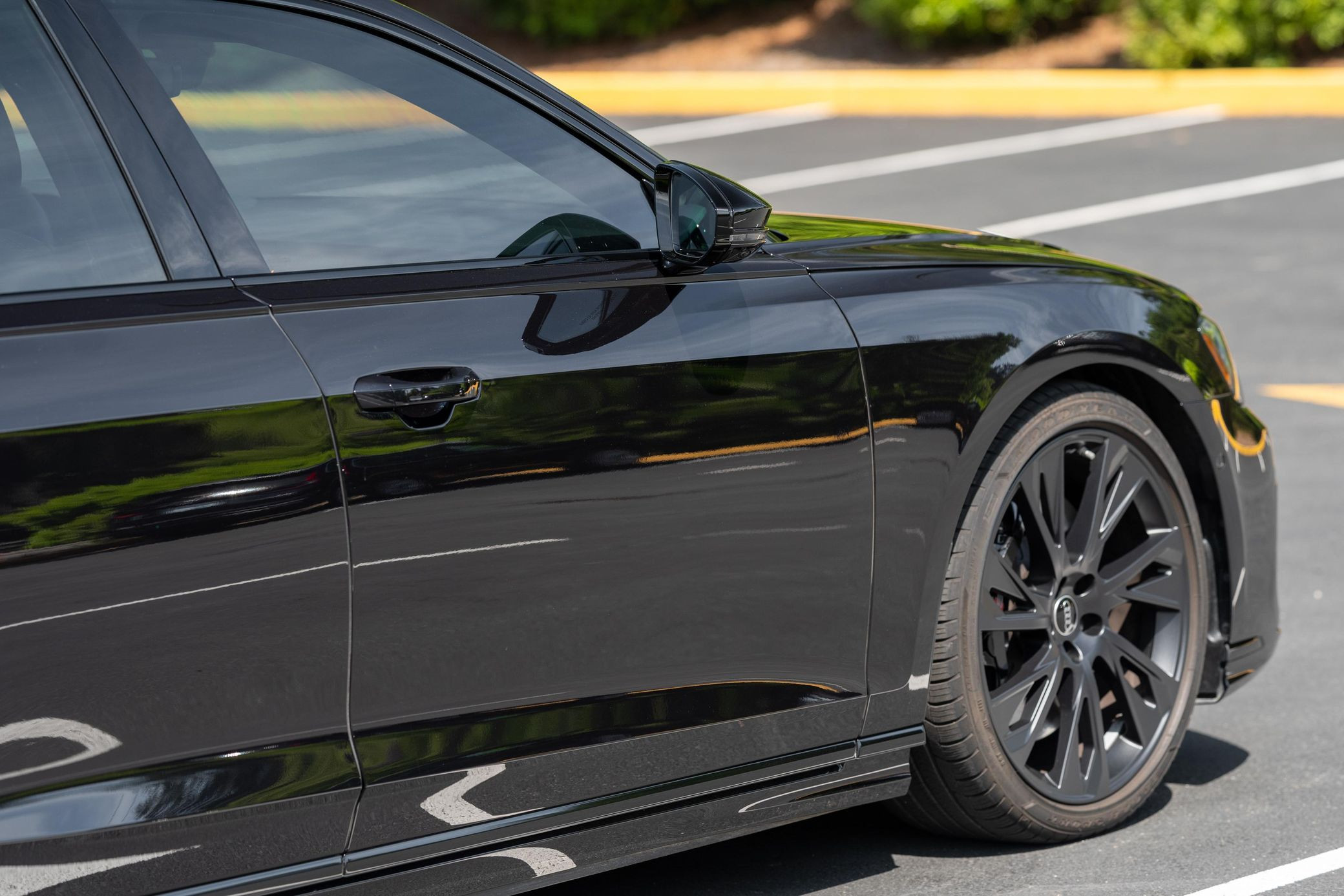 2025 Audi S8 - Image 7