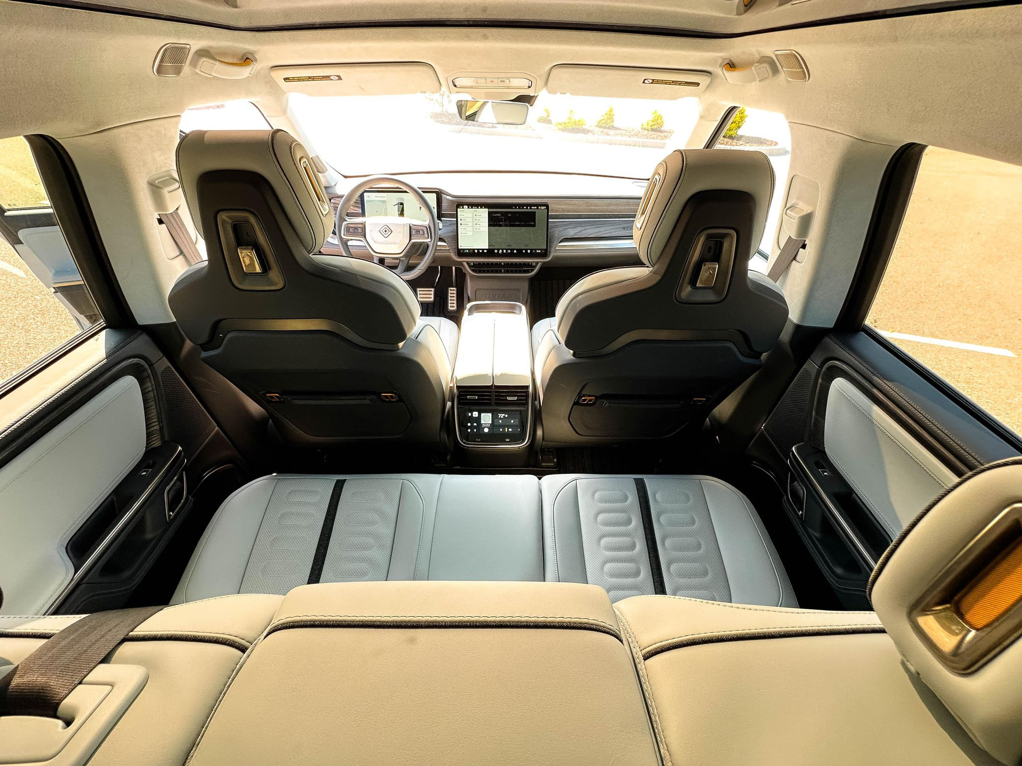 2023 Rivian R1S Adventure Edition - Image 19