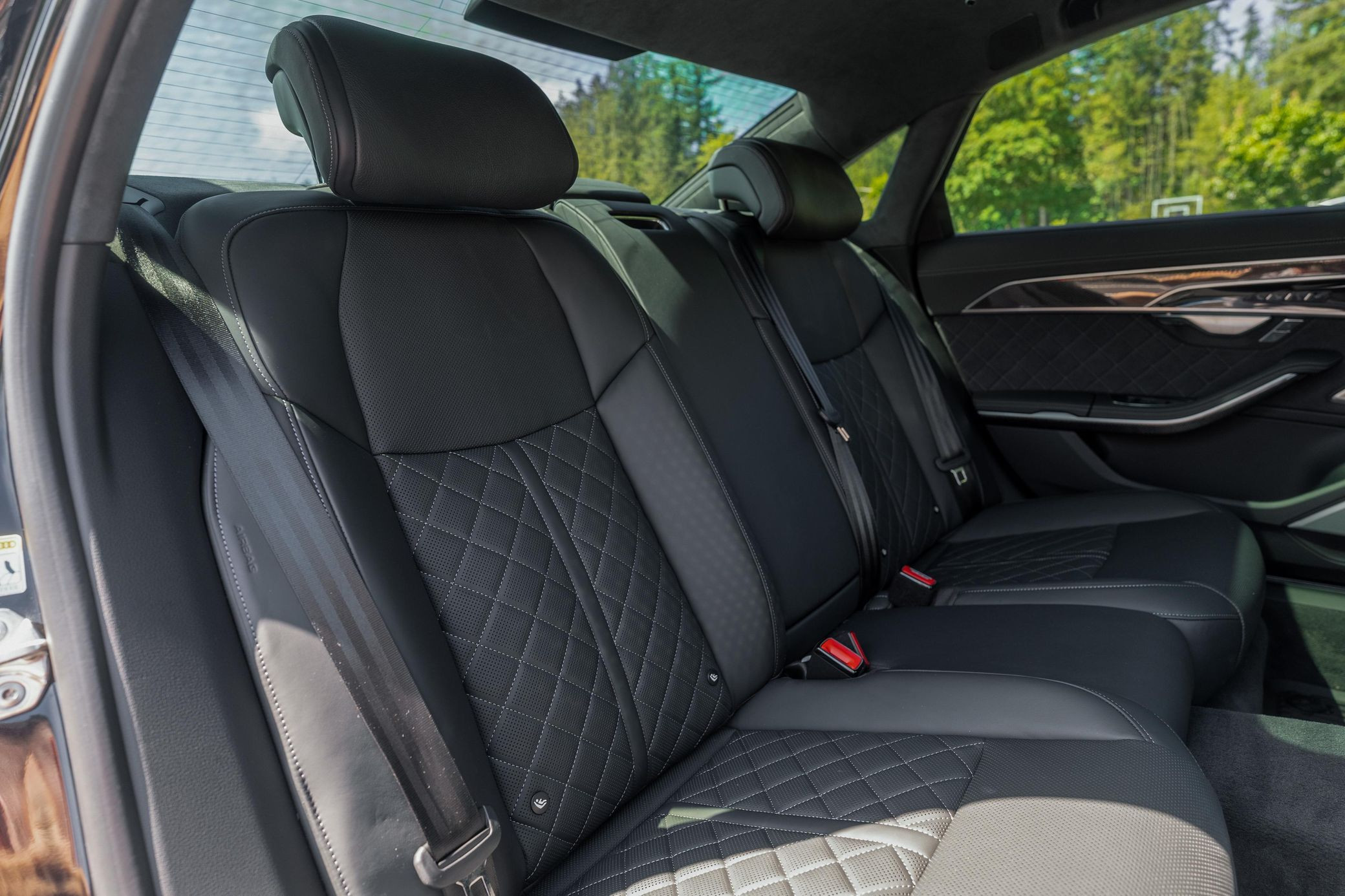 2025 Audi S8 - Image 10