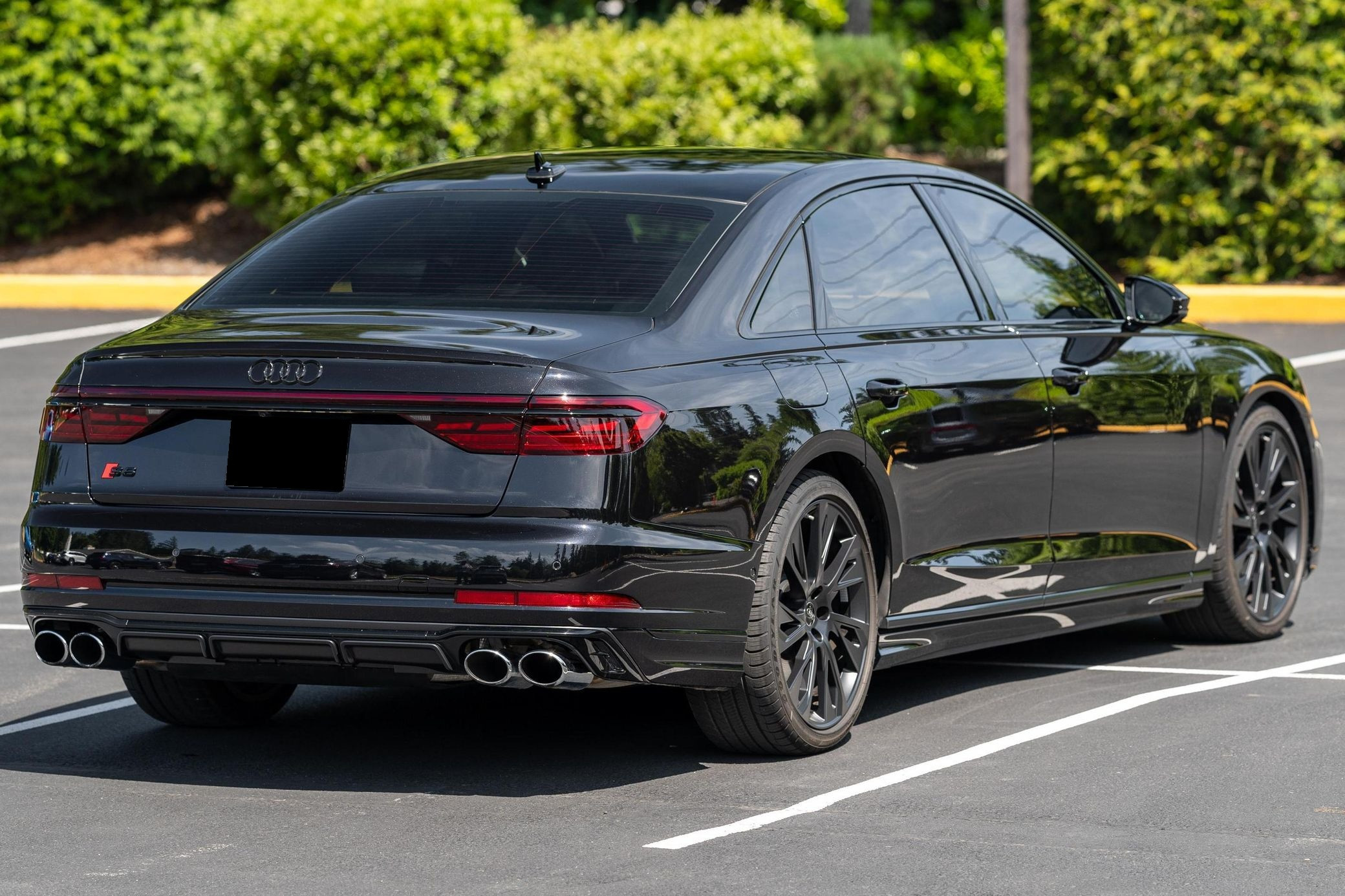 2025 Audi S8 - Image 13