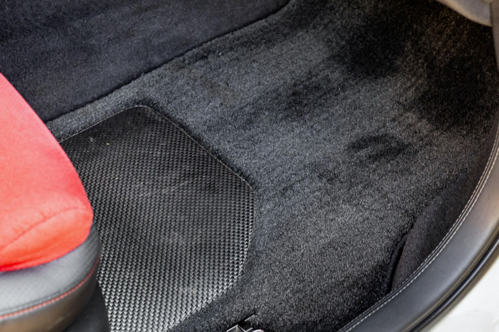 2015 Nissan GT-R NISMO - Image 4