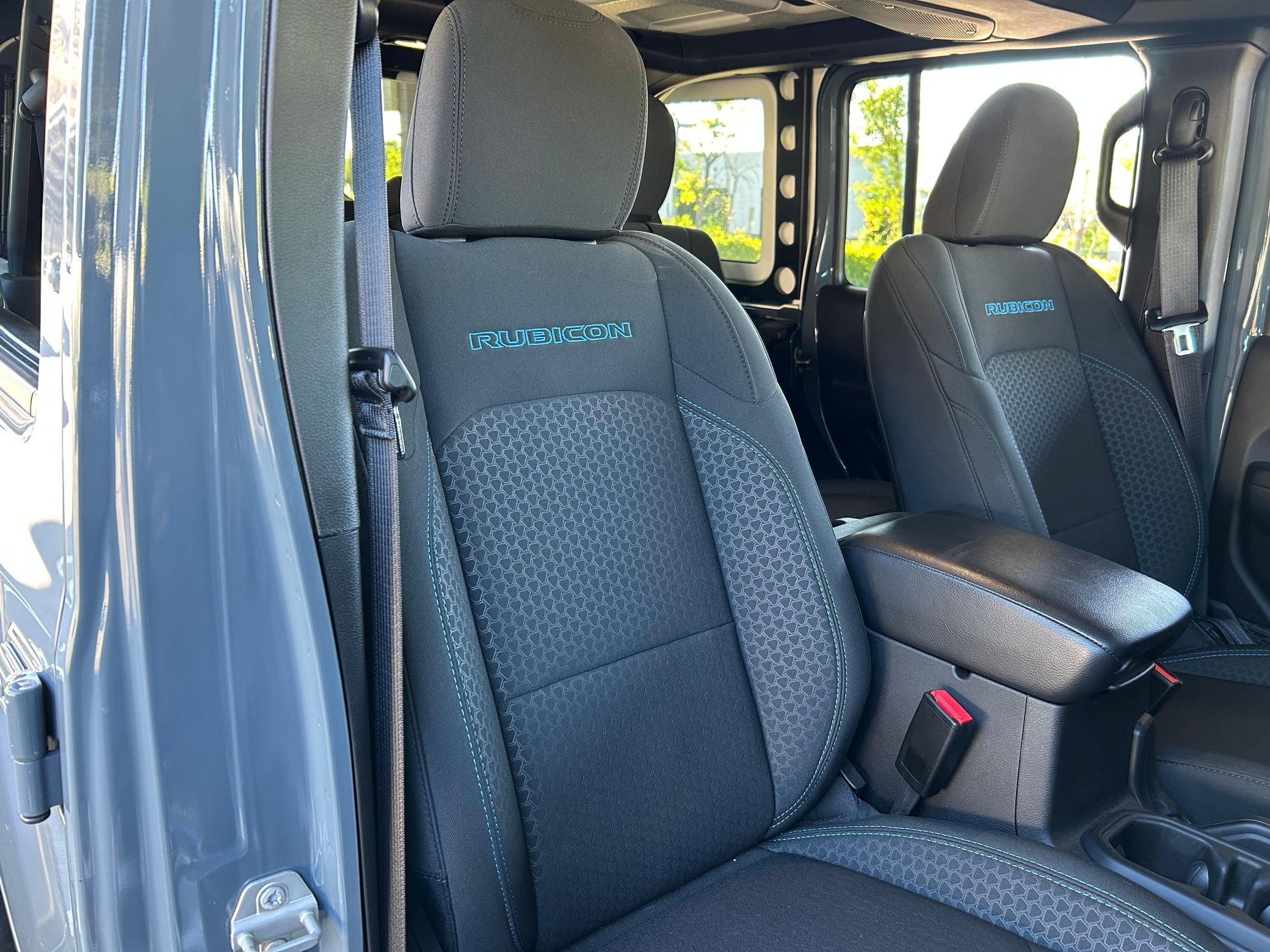 2024 Jeep Wrangler Rubicon 4xe - Image 27