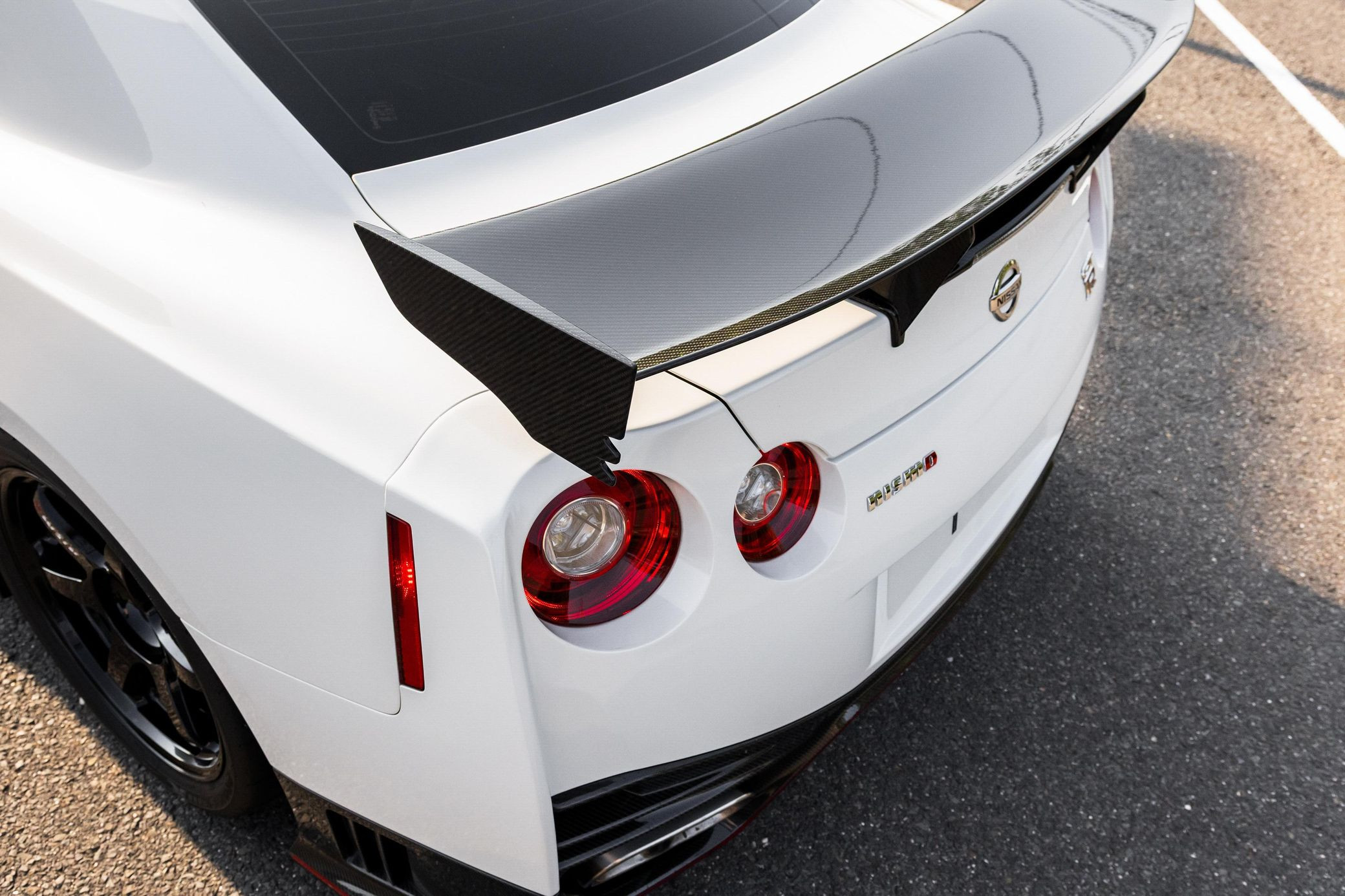 2015 Nissan GT-R NISMO - Image 6