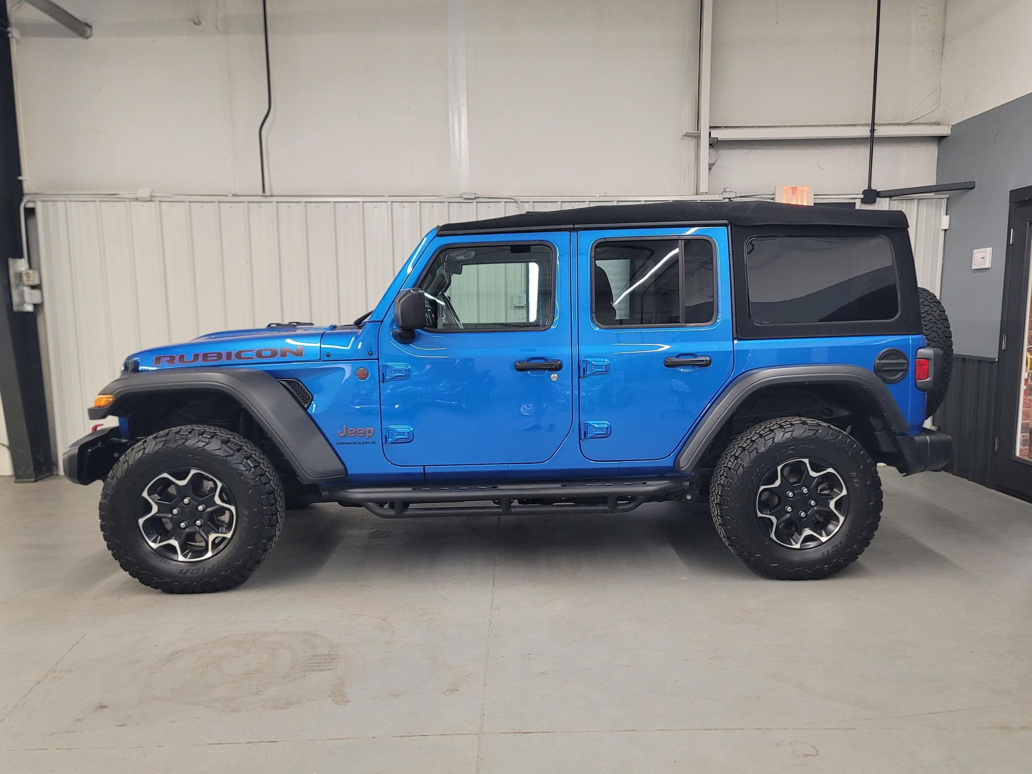 2023 Jeep Wrangler Rubicon - Image 2