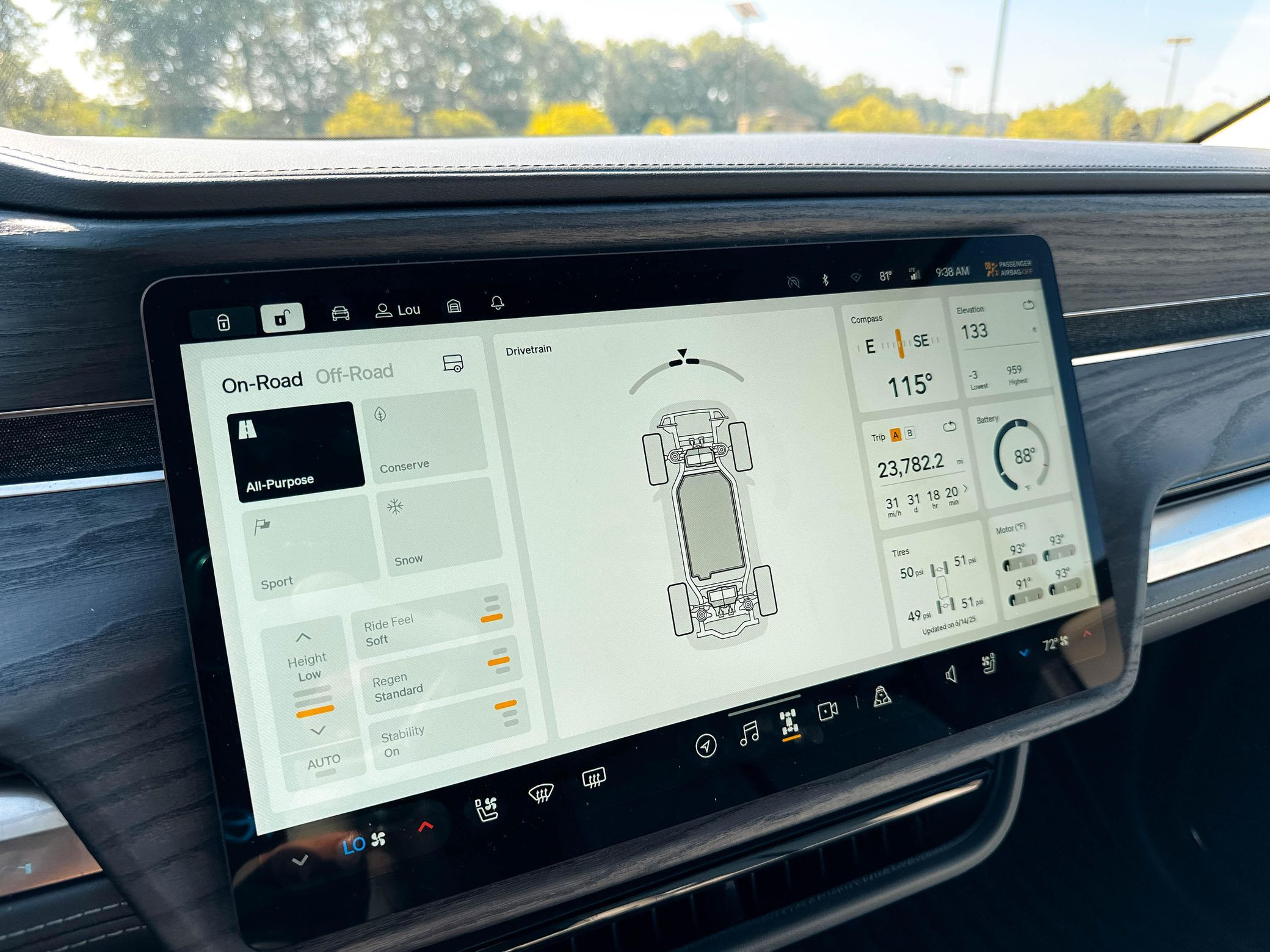 2023 Rivian R1S Adventure Edition - Image 25