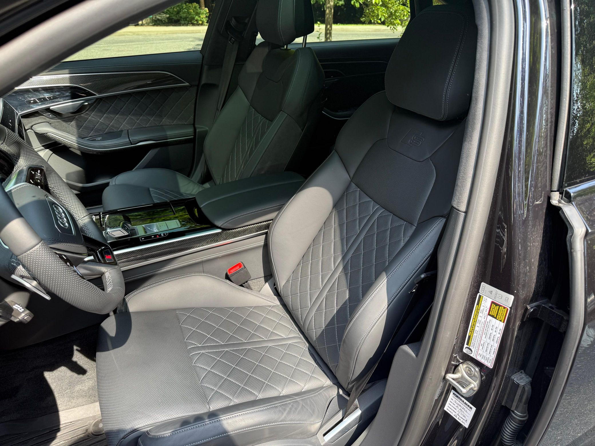 2025 Audi S8 - Image 29