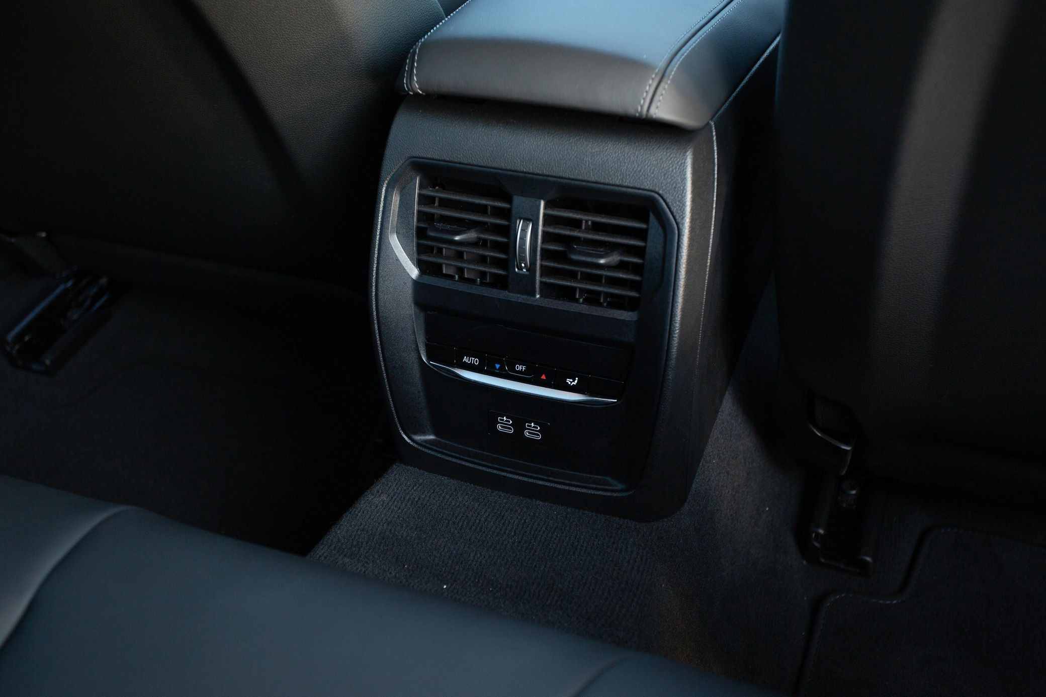 2025 BMW M3 Competition - Image 19