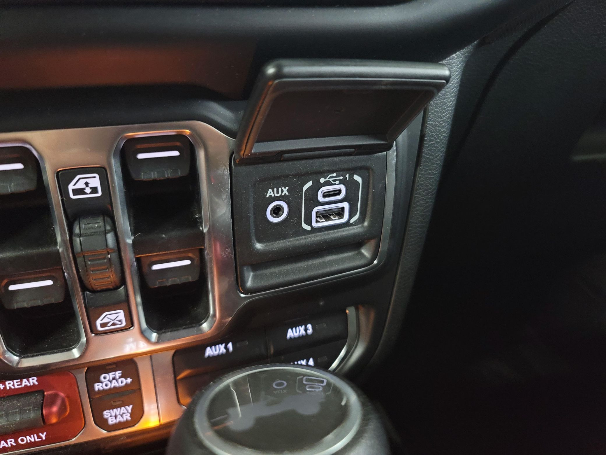 2023 Jeep Wrangler Rubicon - Image 4