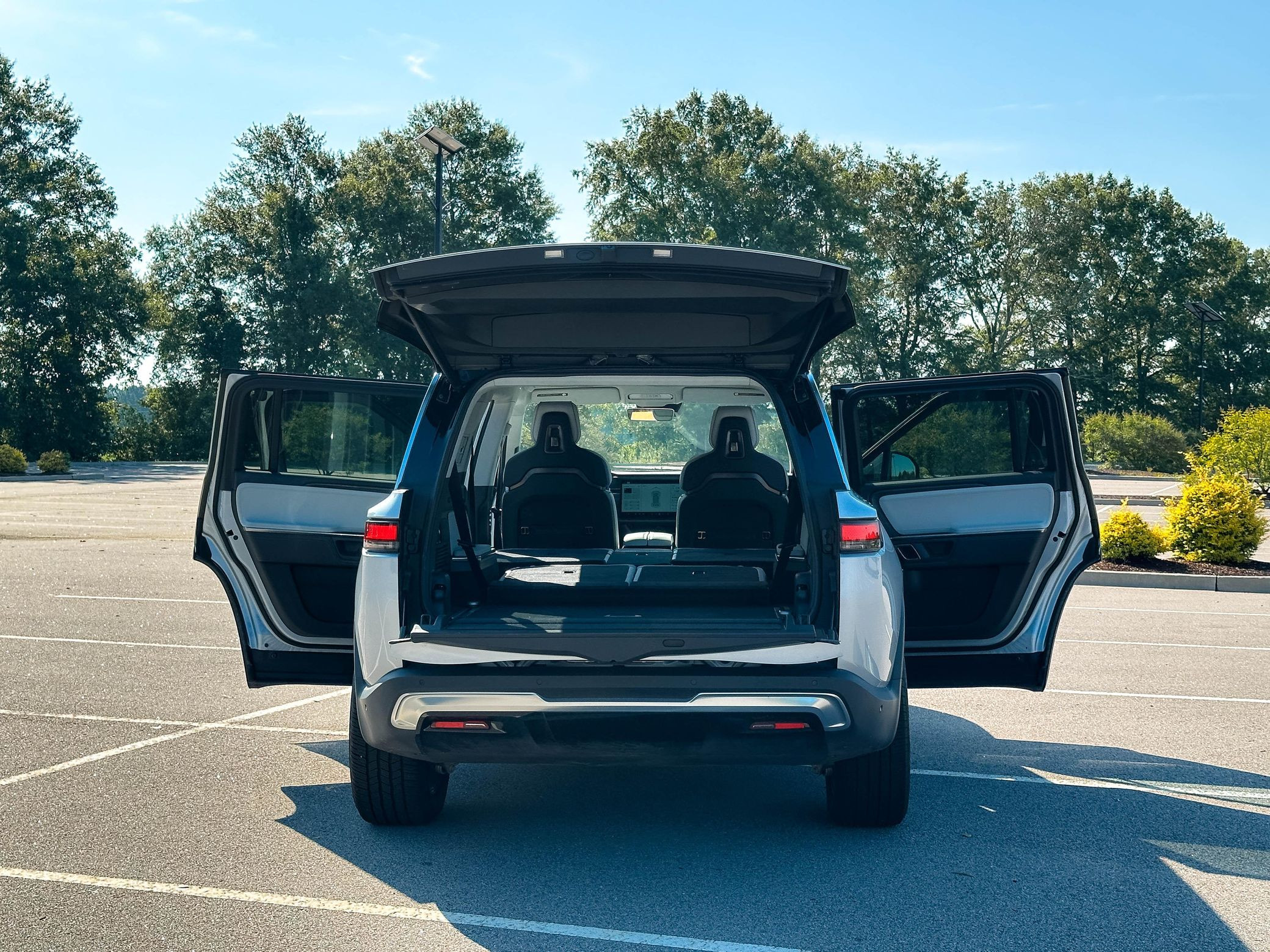 2023 Rivian R1S Adventure Edition - Image 29