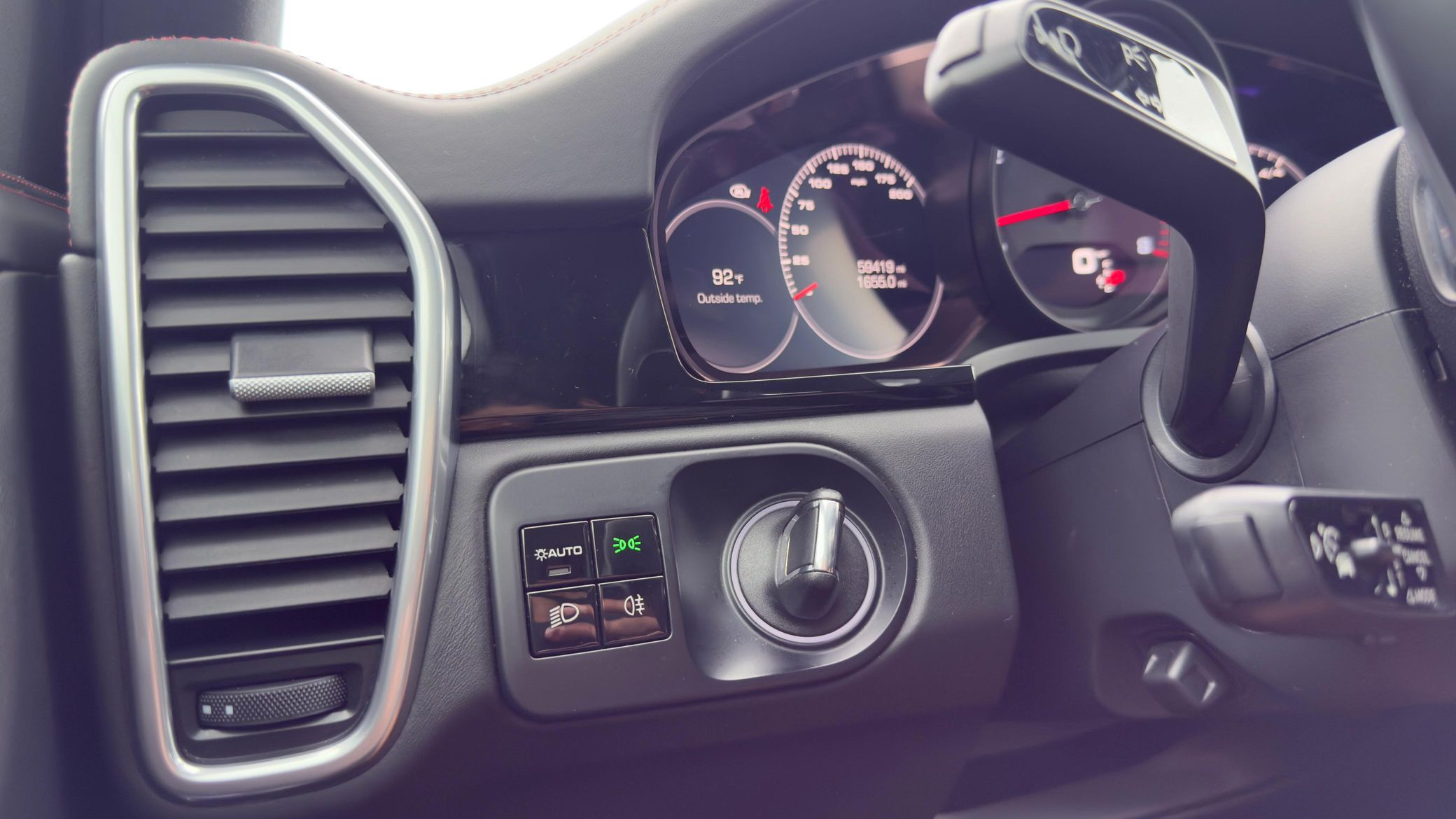 2019 Porsche Cayenne Turbo - Image 29