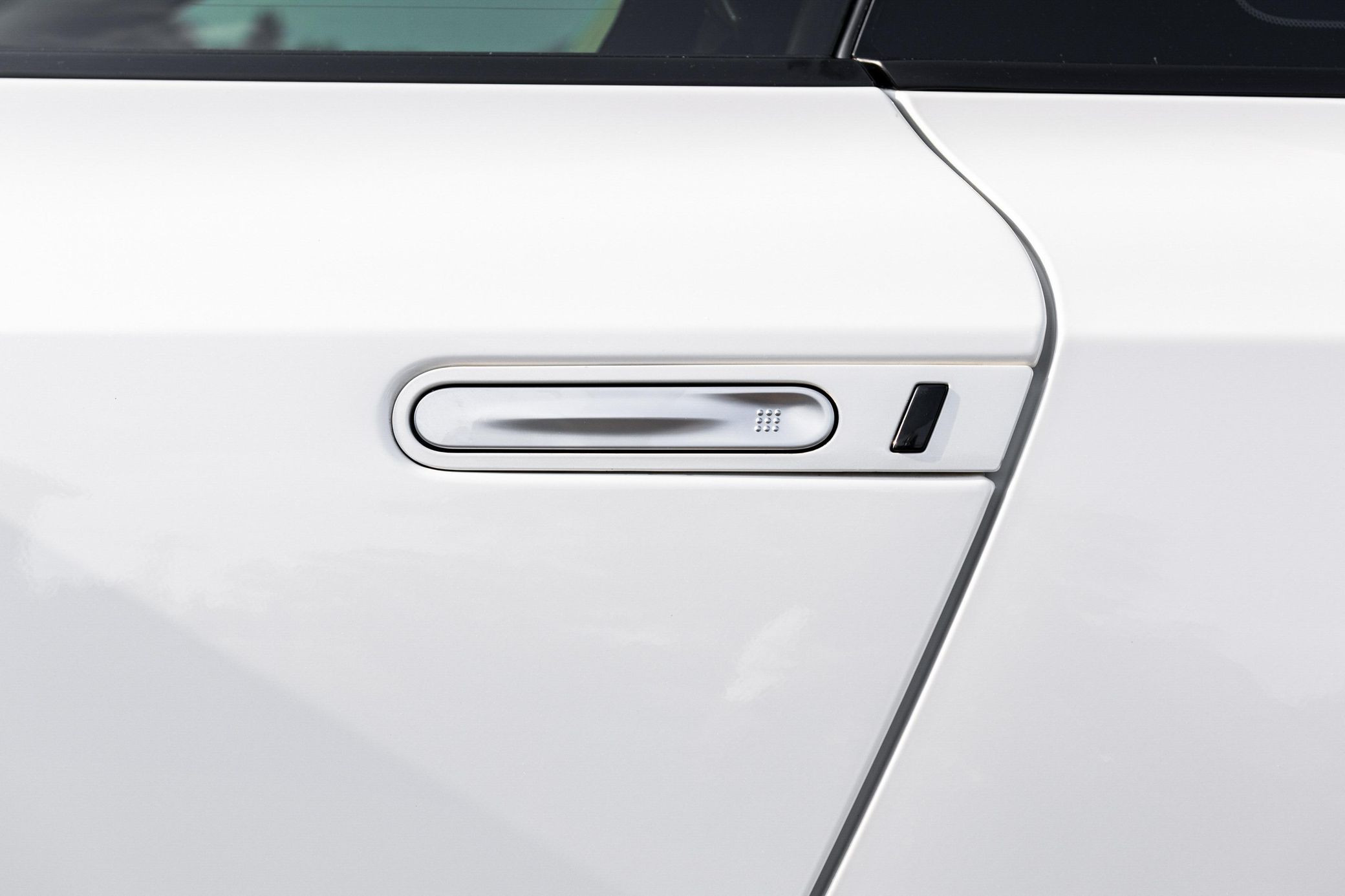 2015 Nissan GT-R NISMO - Image 13