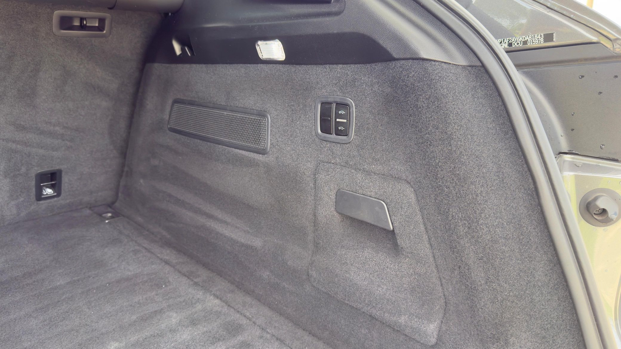 2019 Porsche Cayenne Turbo - Image 30