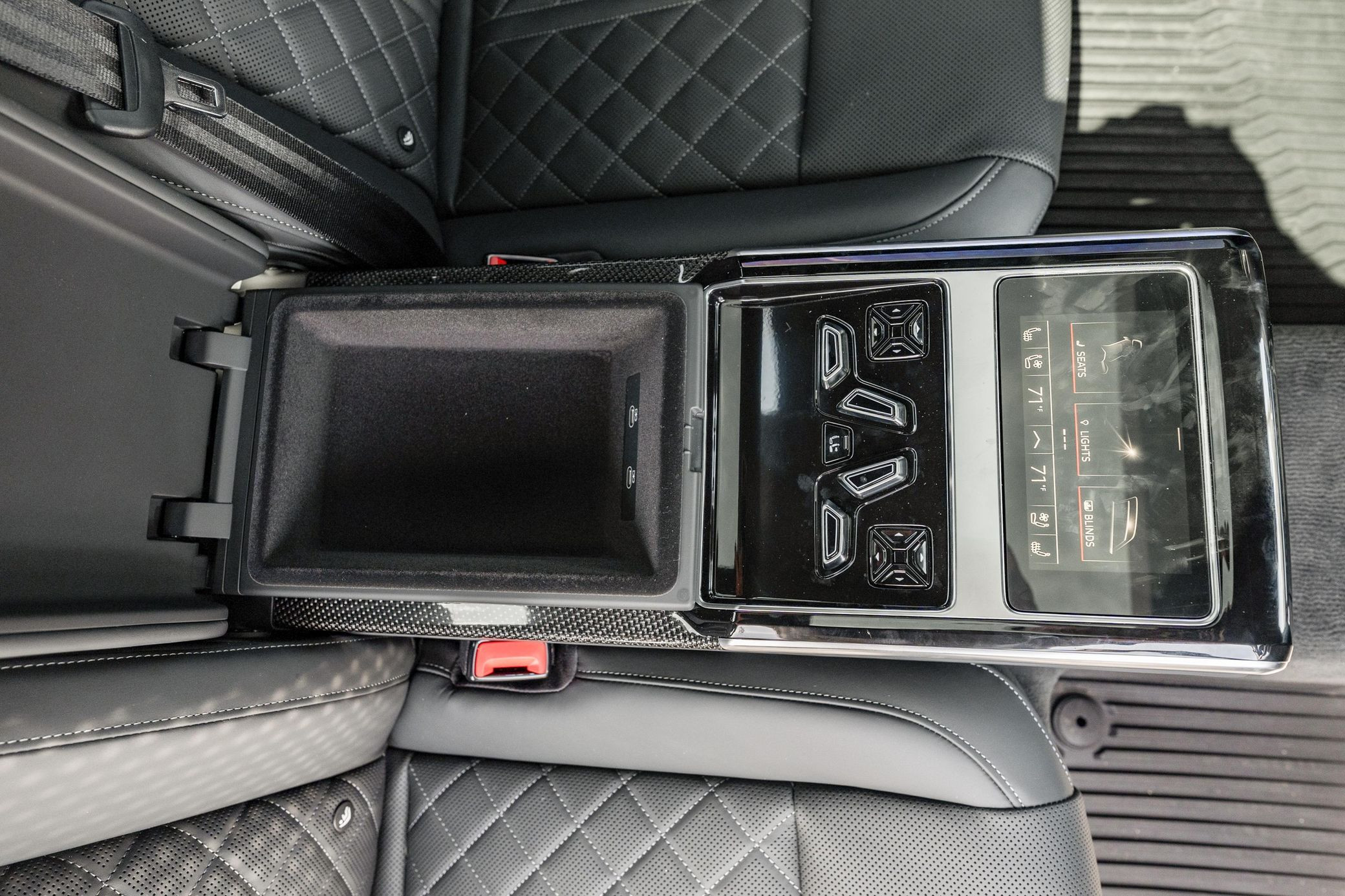 2025 Audi S8 - Image 35