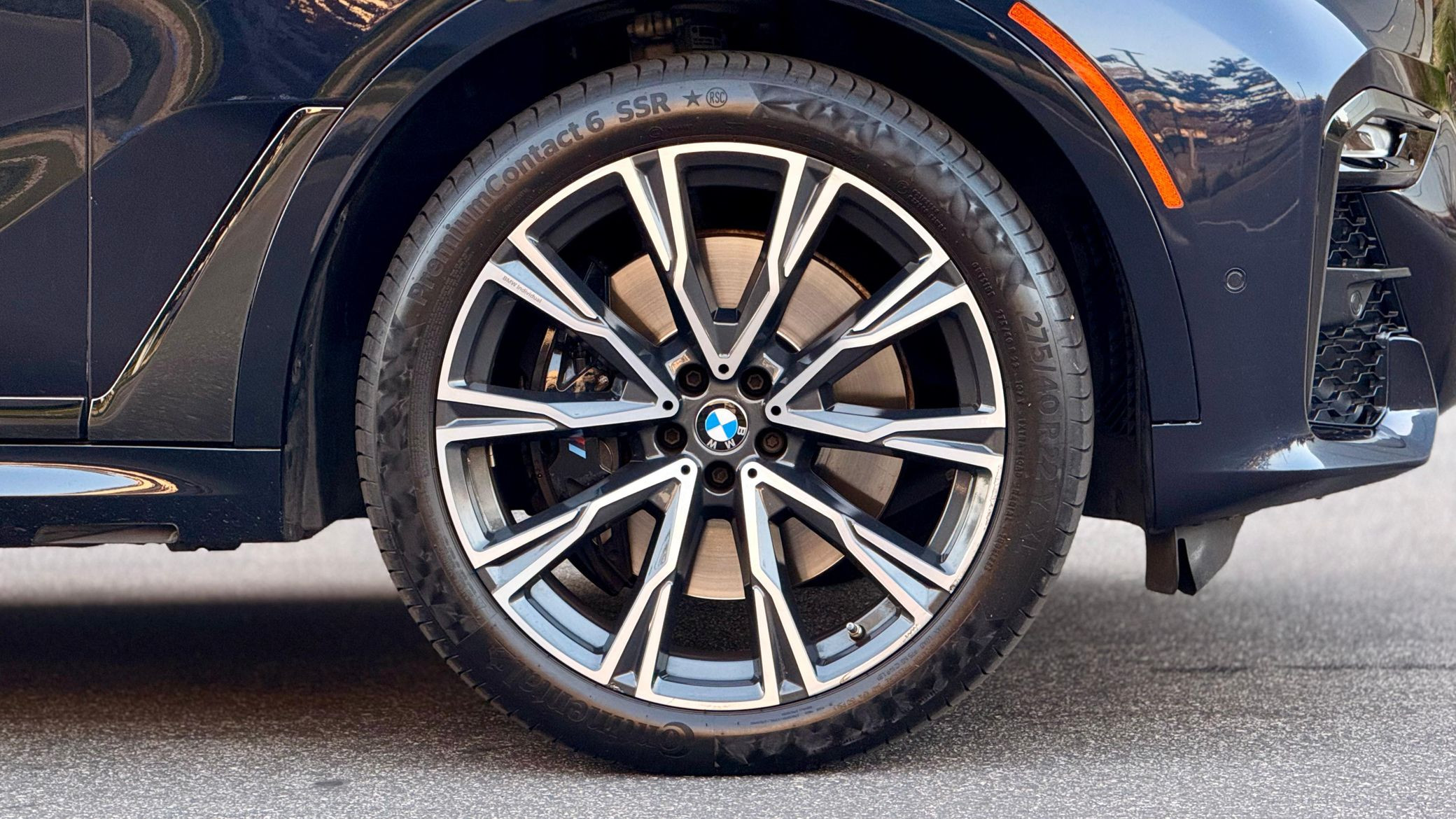 2021 BMW X7 M50i - Image 4